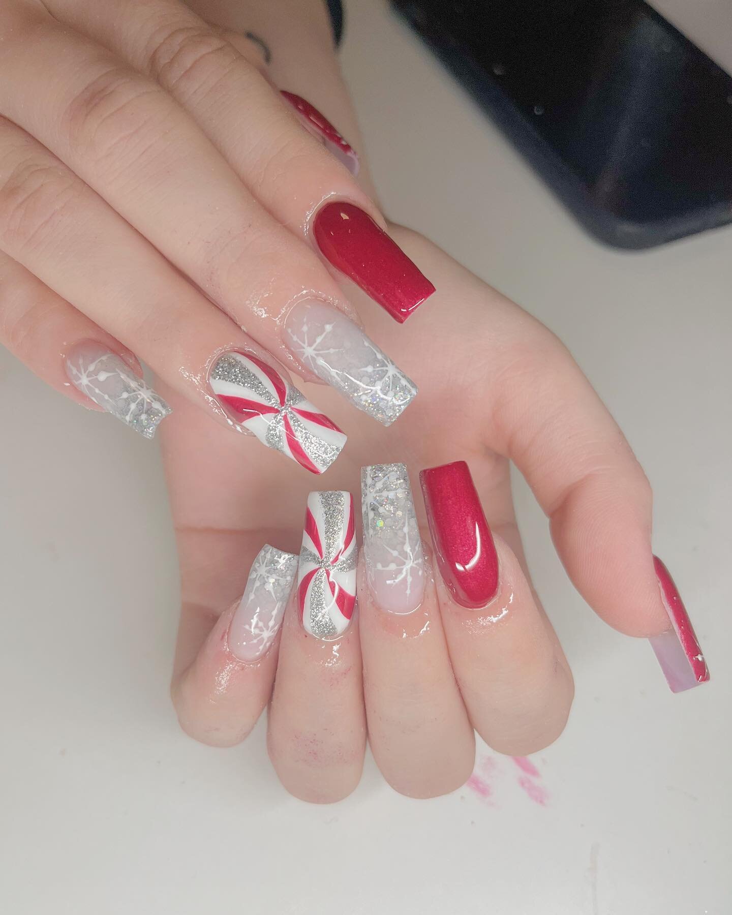 Who else is ready for Christmas nails 🙋🏼&zwj;♀️❤️🎄