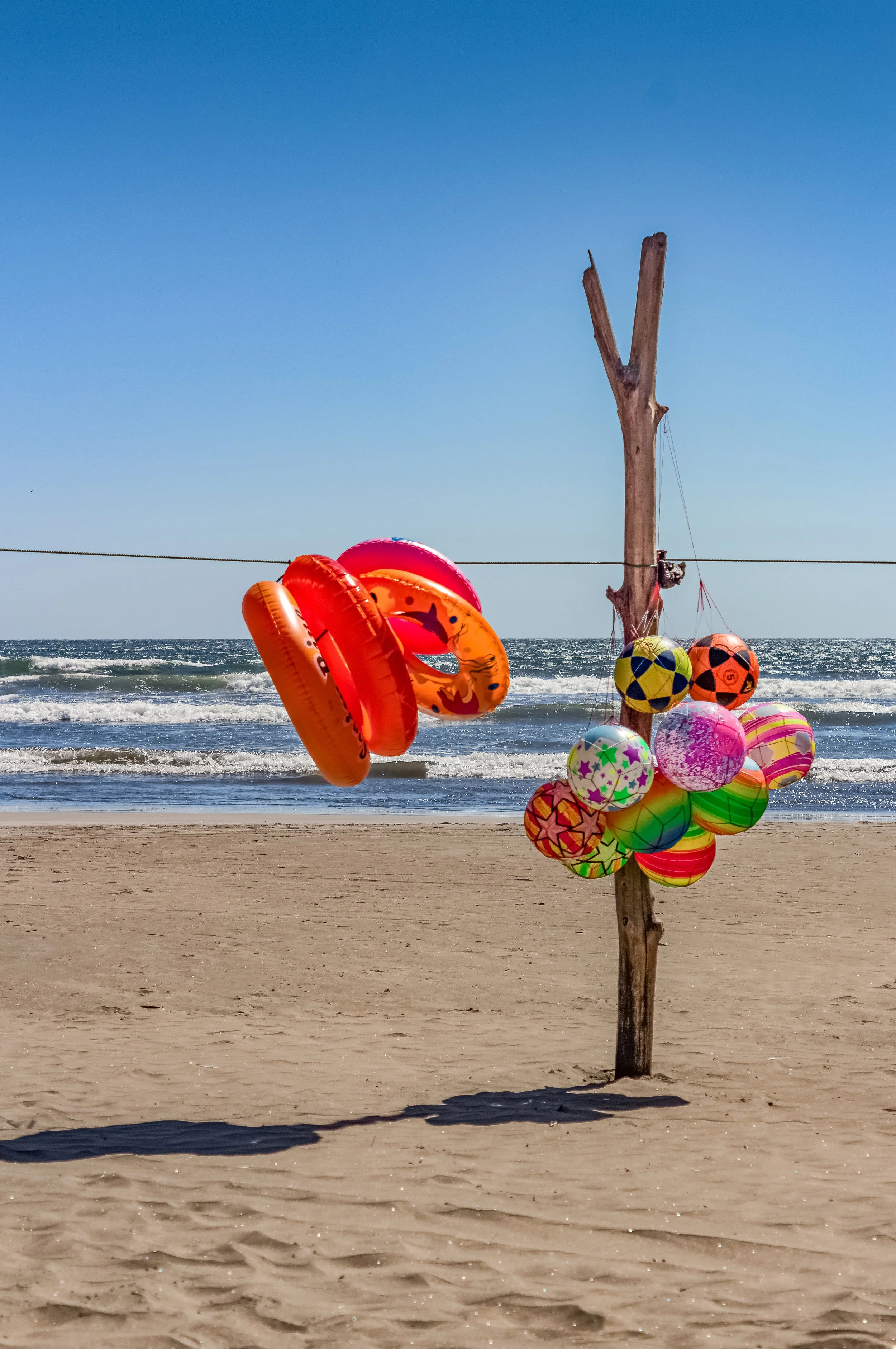 Ausencias-02 Helios - Ricardo Flores