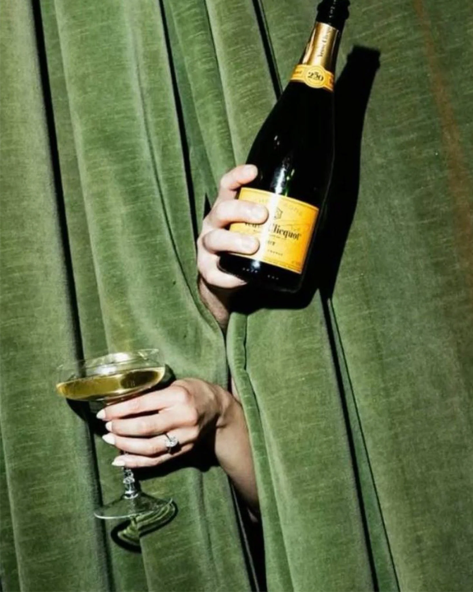 // join us at Lime this NYE for a last hurrah to '25 and a giant 'weelllll helllooooooo' to '26.
To the bar!
.
.
.
.
.
#cocktails #nyeauckland #ponsonby #ponsonbybar #ponsonbyroad #aucklandbars #aucklandbar