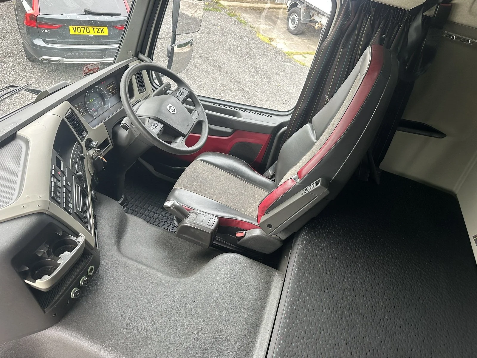 PLEASE SCROLL LEFT - RIGHT ON IMAGES