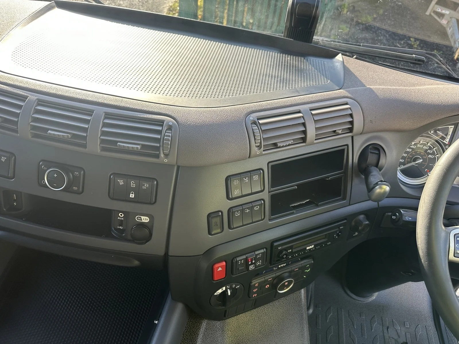 PLEASE SCROLL LEFT - RIGHT ON IMAGES