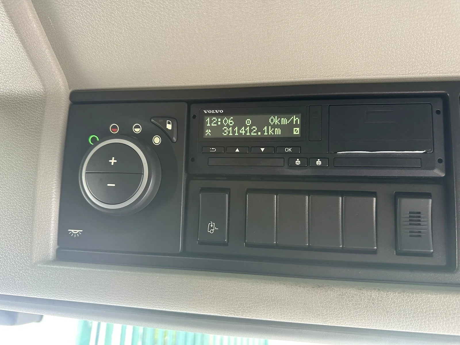 PLEASE SCROLL LEFT - RIGHT ON IMAGES