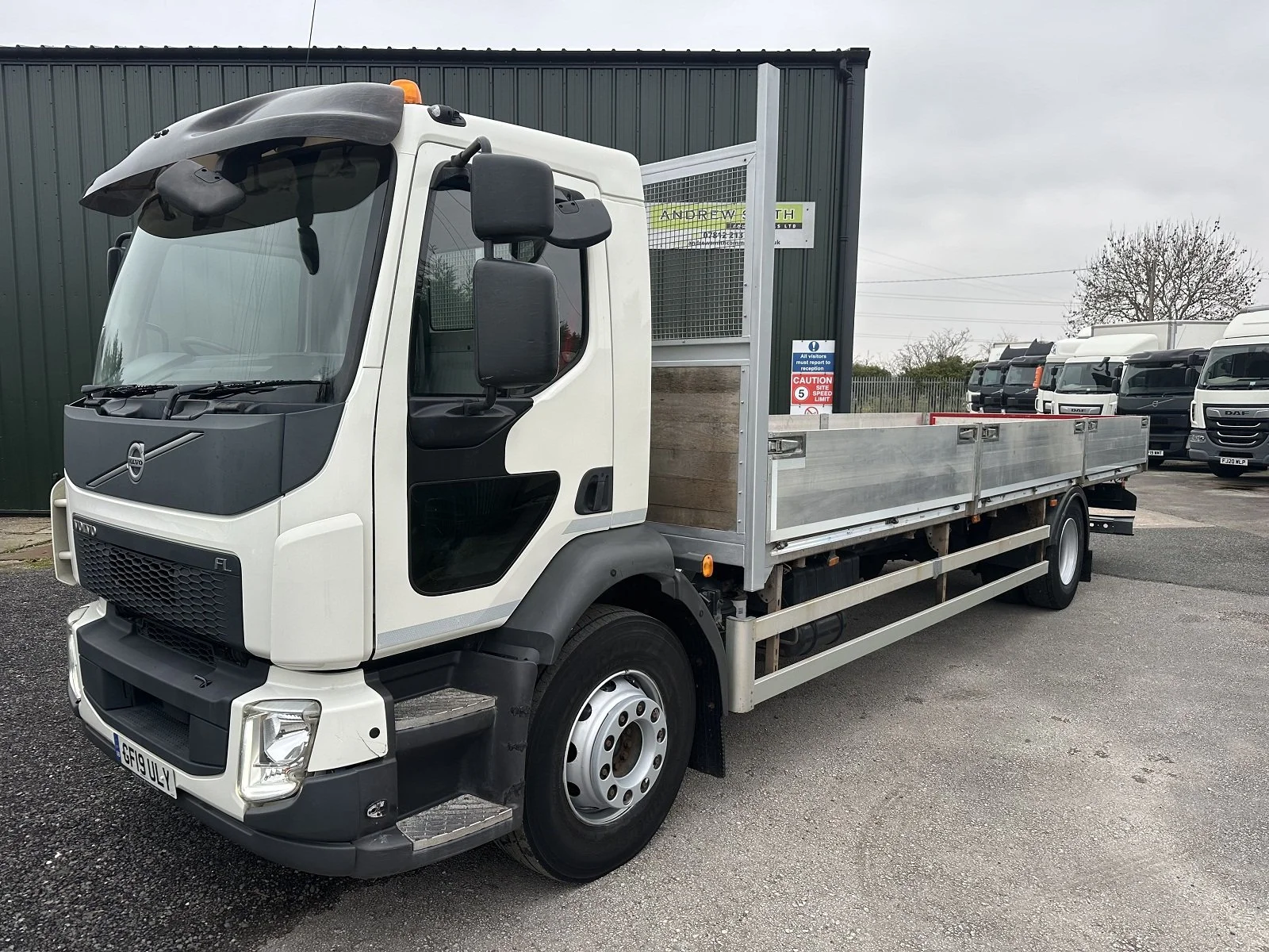 PLEASE SCROLL LEFT - RIGHT ON IMAGES