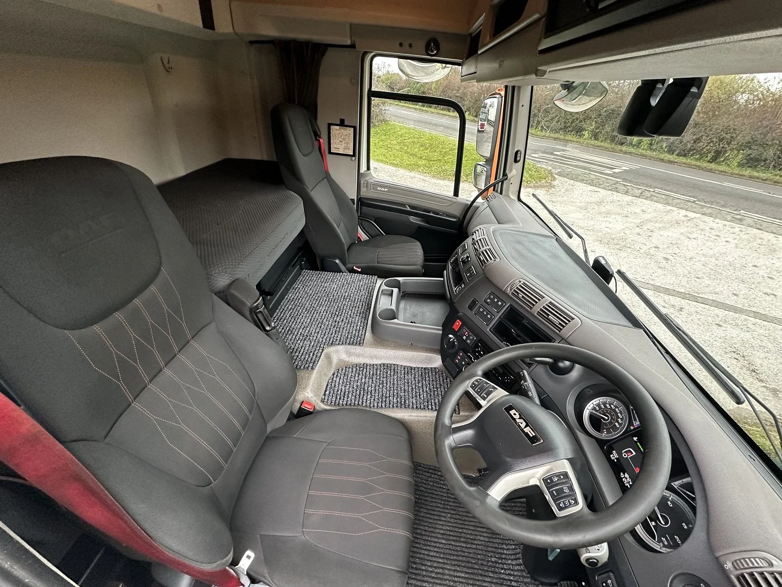 PLEASE SCROLL LEFT - RIGHT ON IMAGES