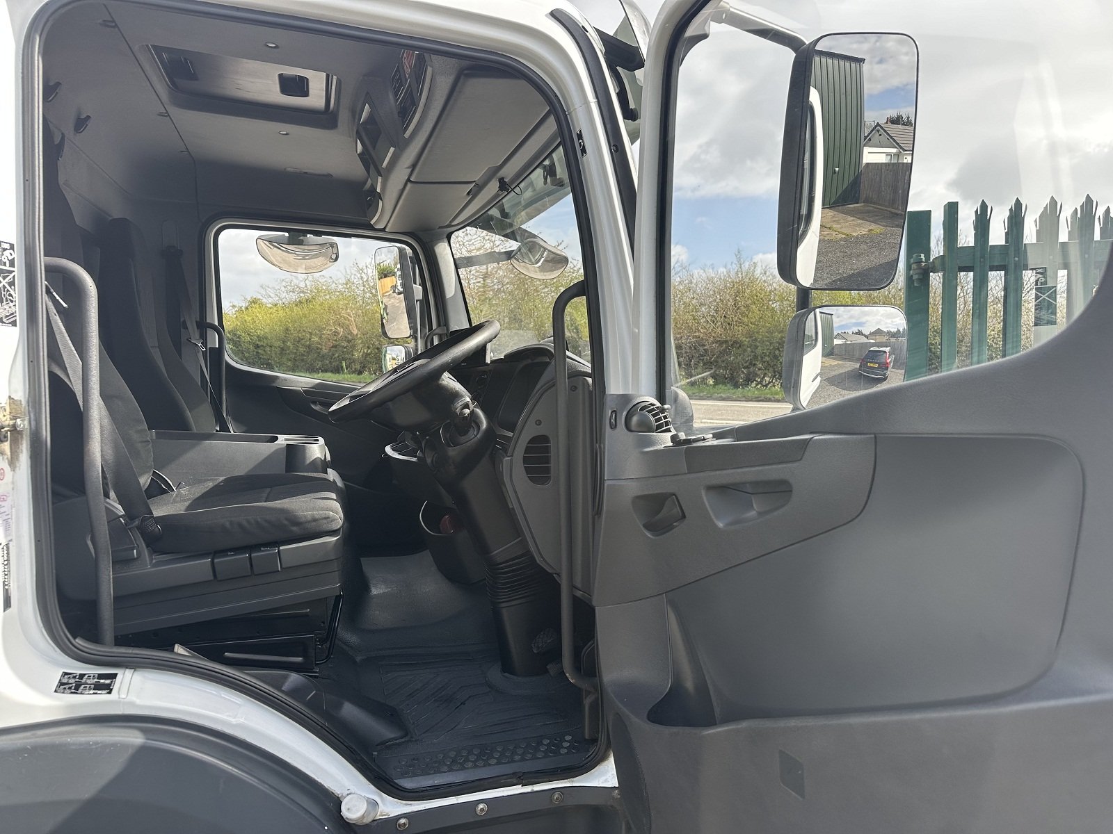 PLEASE SCROLL LEFT - RIGHT ON IMAGES