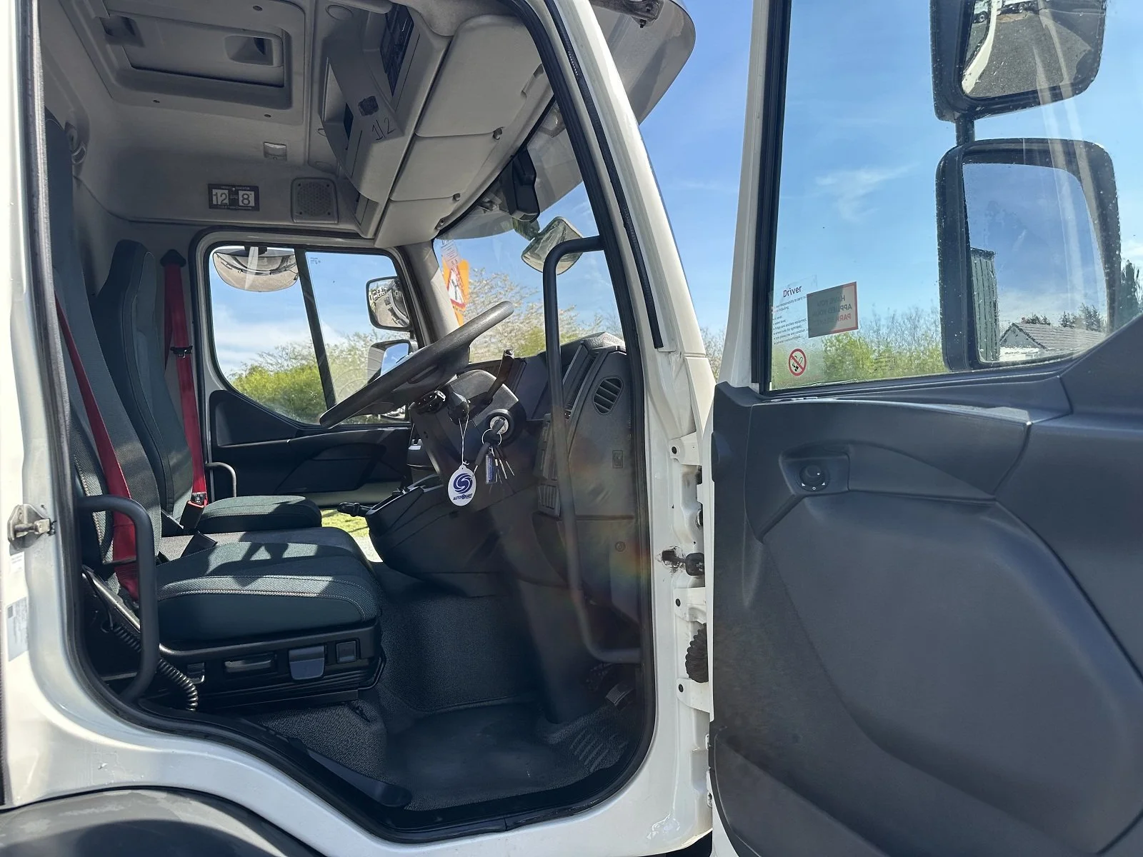 PLEASE SCROLL LEFT - RIGHT ON IMAGES