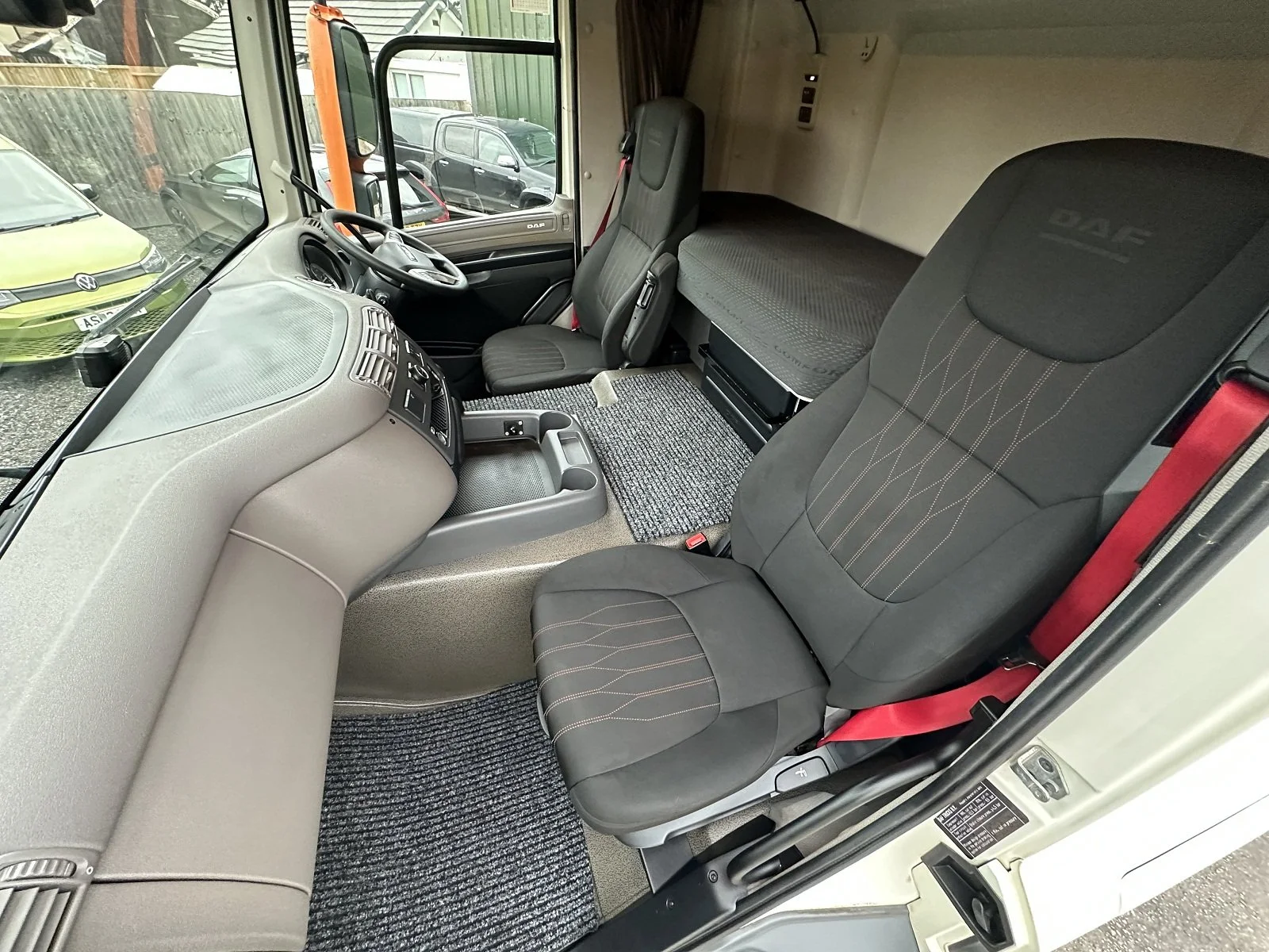 PLEASE SCROLL LEFT - RIGHT ON IMAGES