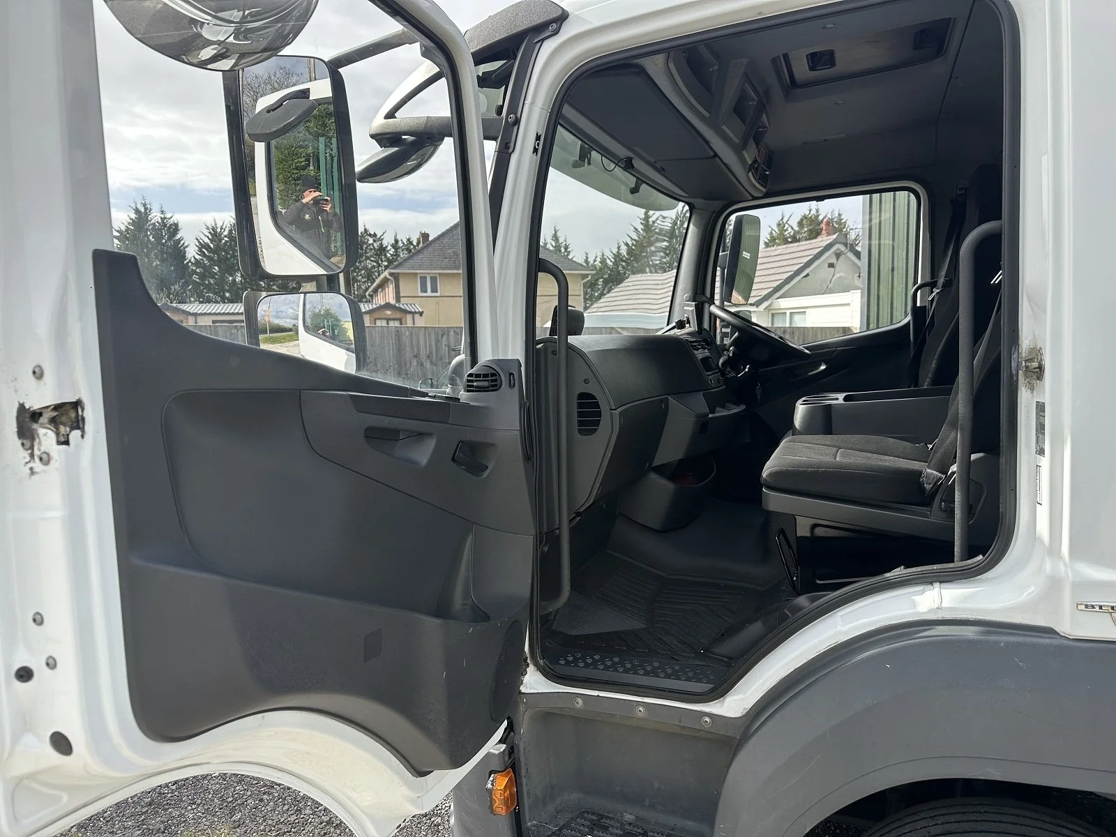 PLEASE SCROLL LEFT - RIGHT ON IMAGES