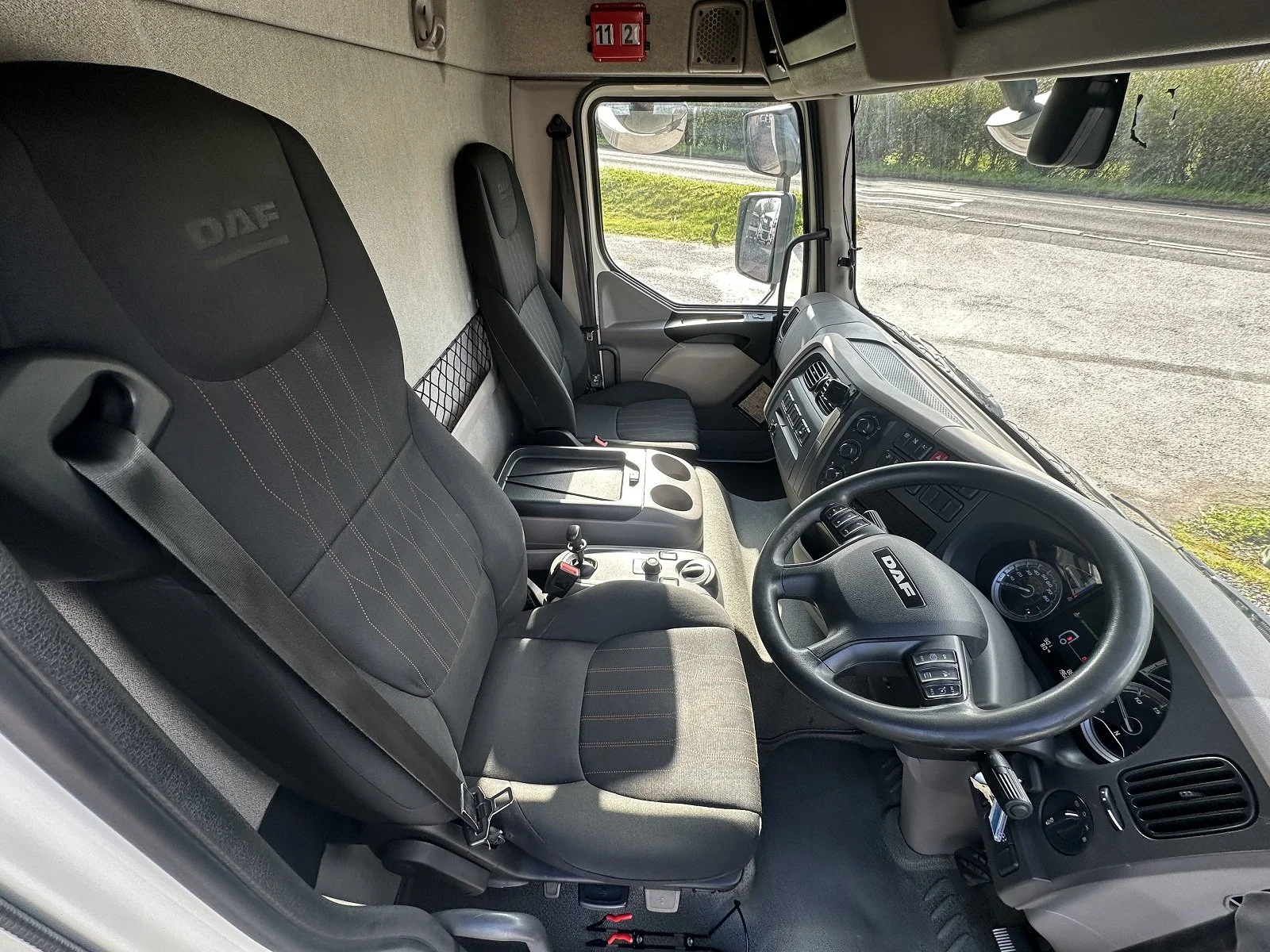 PLEASE SCROLL LEFT - RIGHT ON IMAGES