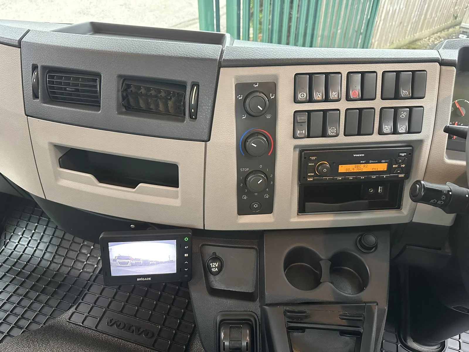 PLEASE SCROLL LEFT - RIGHT ON IMAGES