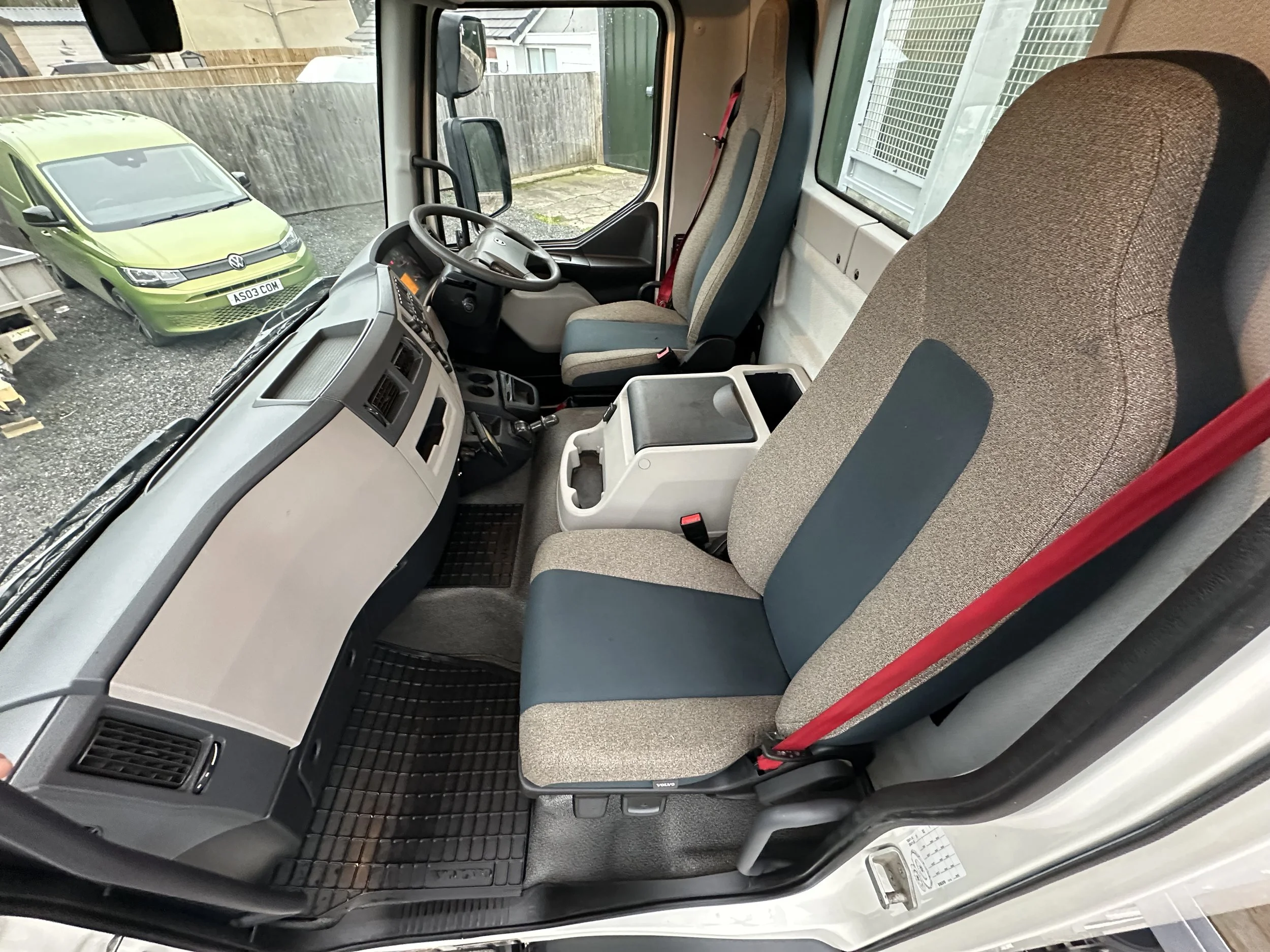 PLEASE SCROLL LEFT - RIGHT ON IMAGES