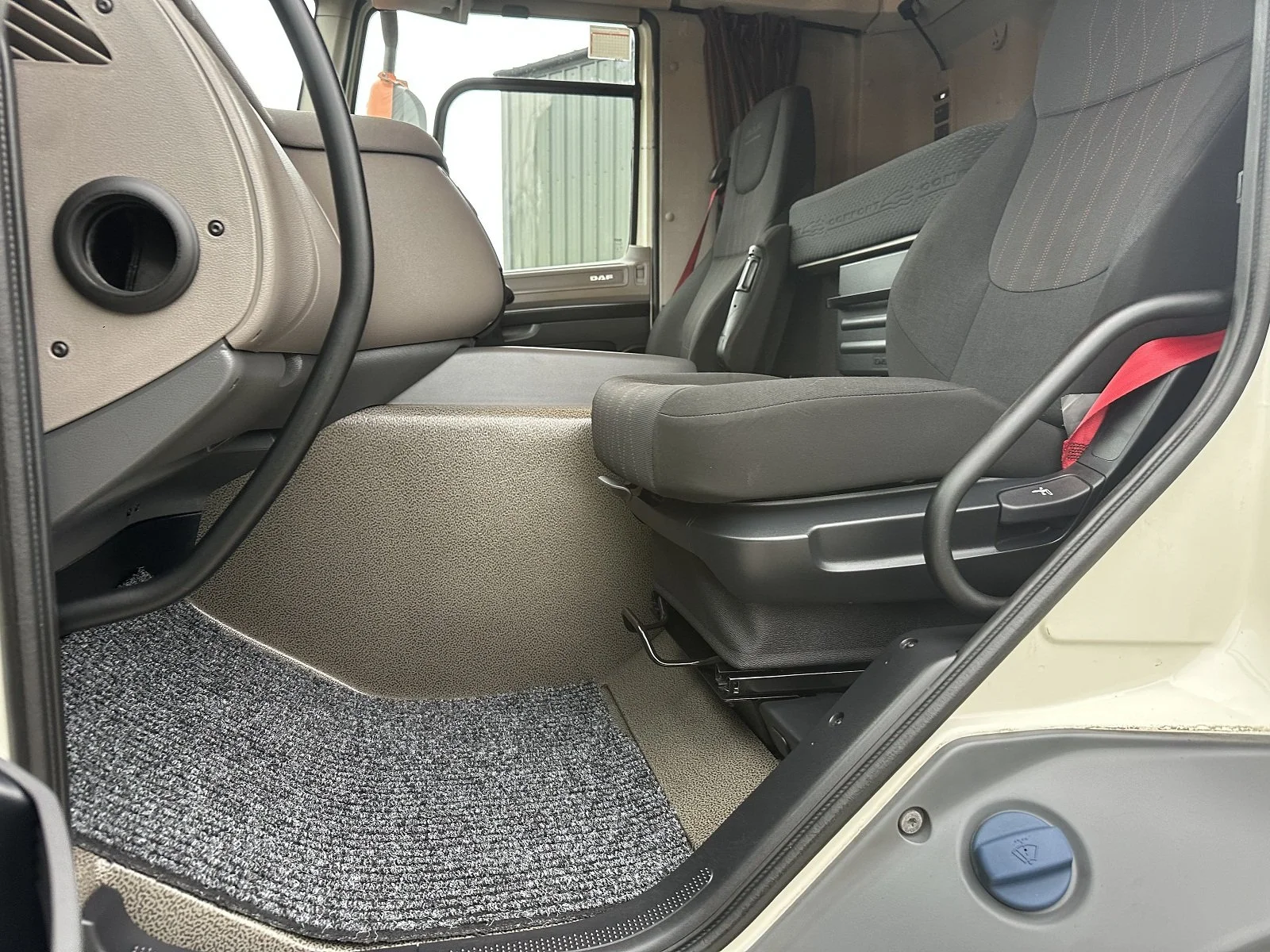 PLEASE SCROLL LEFT - RIGHT ON IMAGES