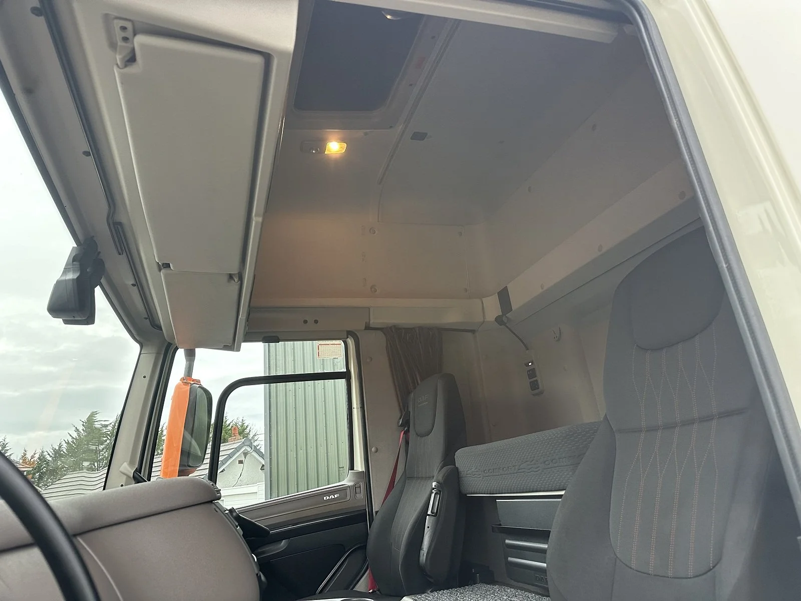 PLEASE SCROLL LEFT - RIGHT ON IMAGES