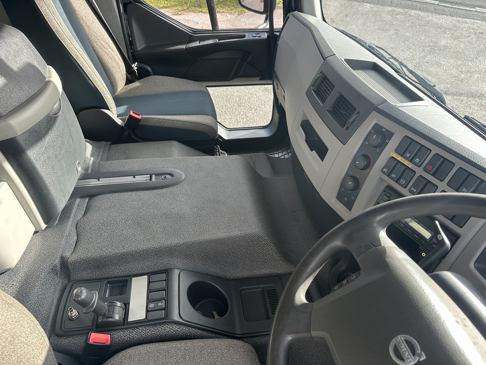 PLEASE SCROLL LEFT - RIGHT ON IMAGES