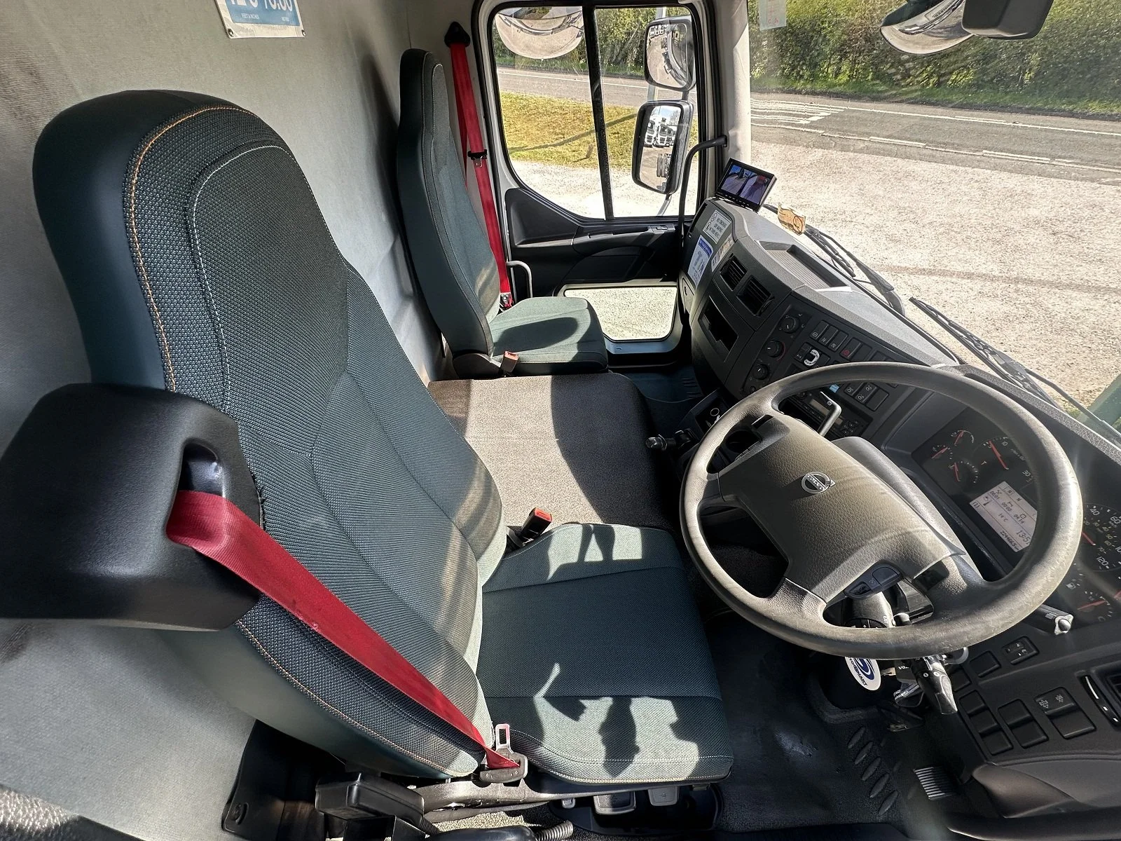 PLEASE SCROLL LEFT - RIGHT ON IMAGES