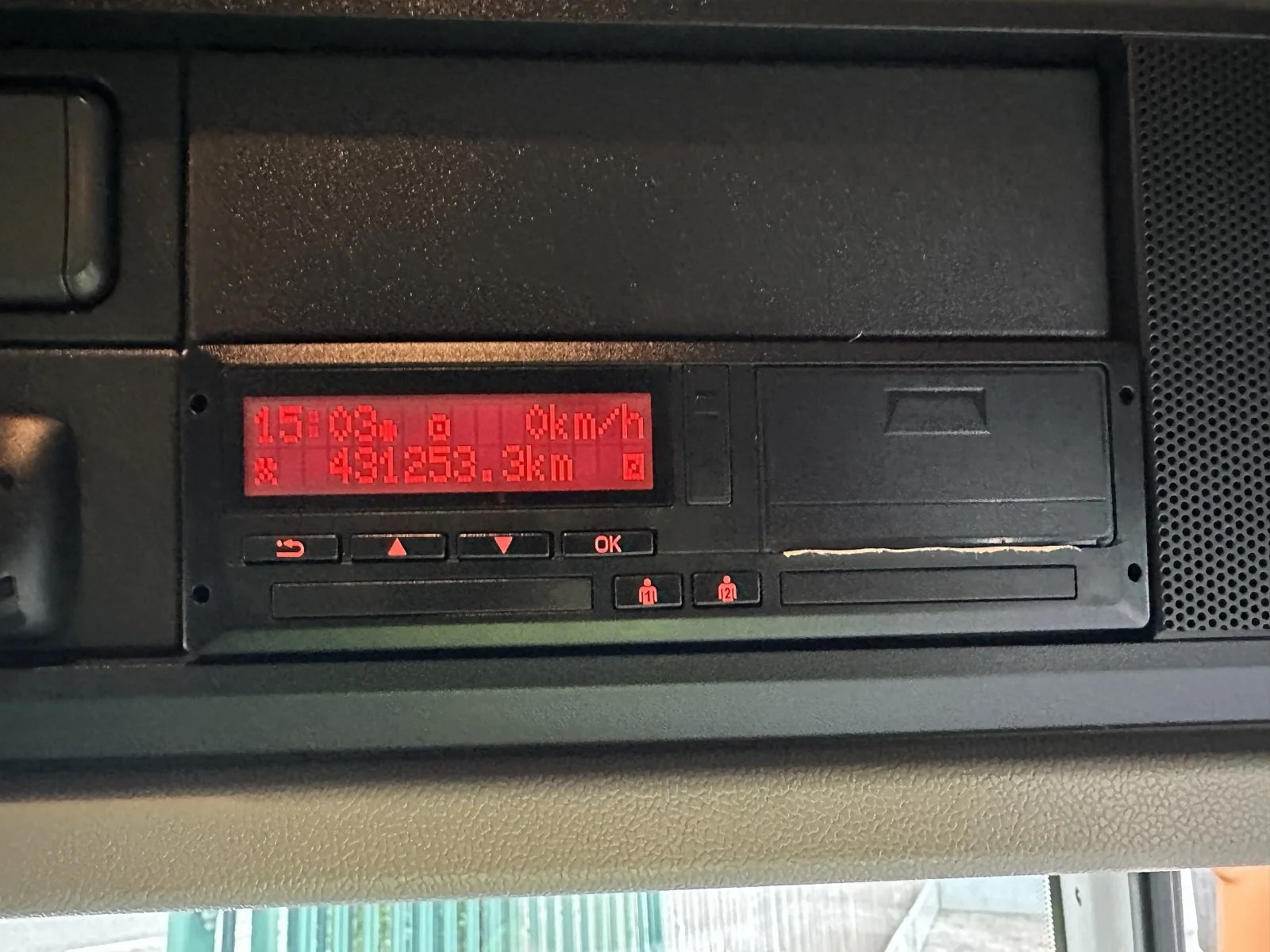 PLEASE SCROLL LEFT - RIGHT ON IMAGES