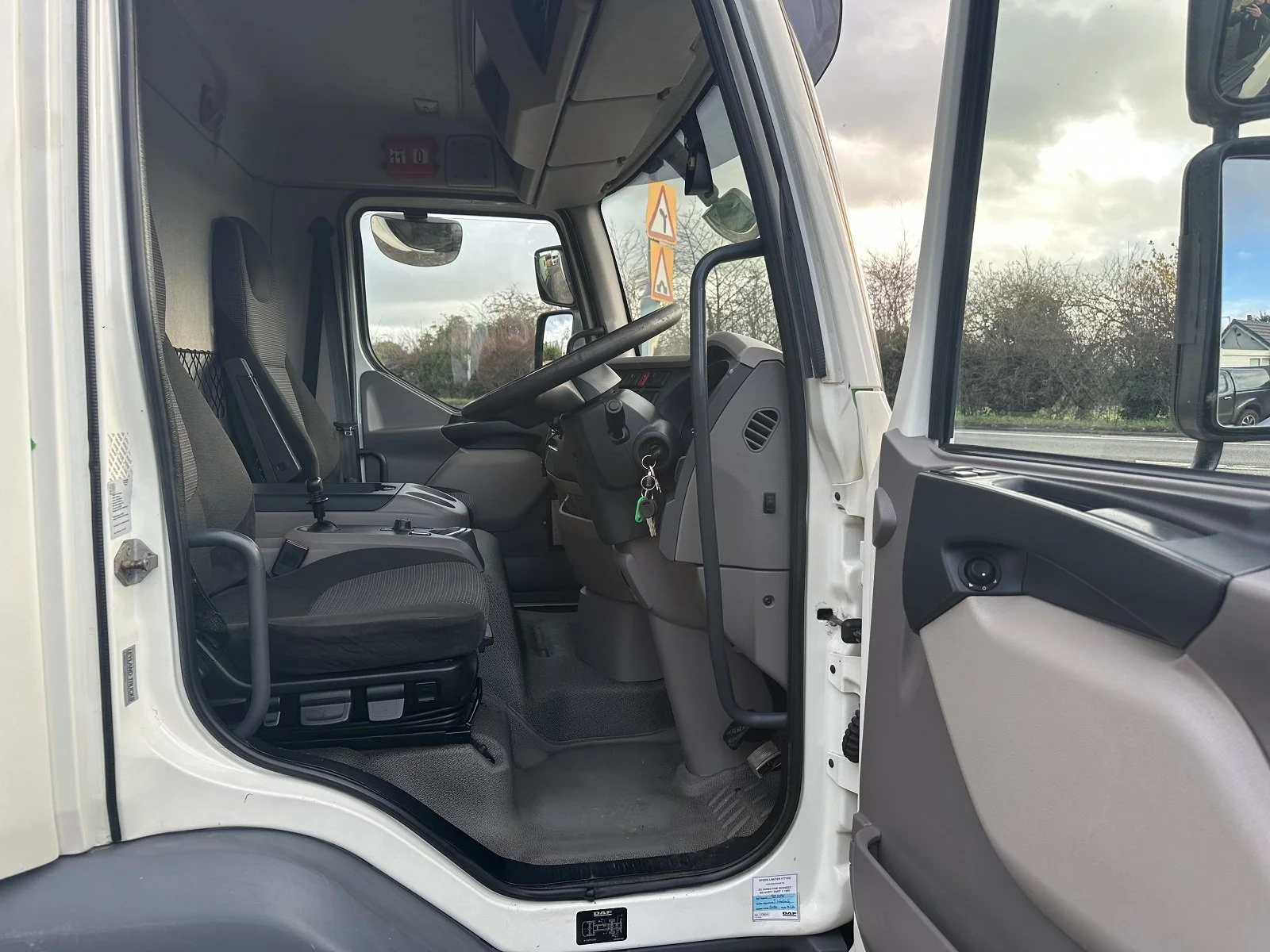 PLEASE SCROLL LEFT - RIGHT ON IMAGE