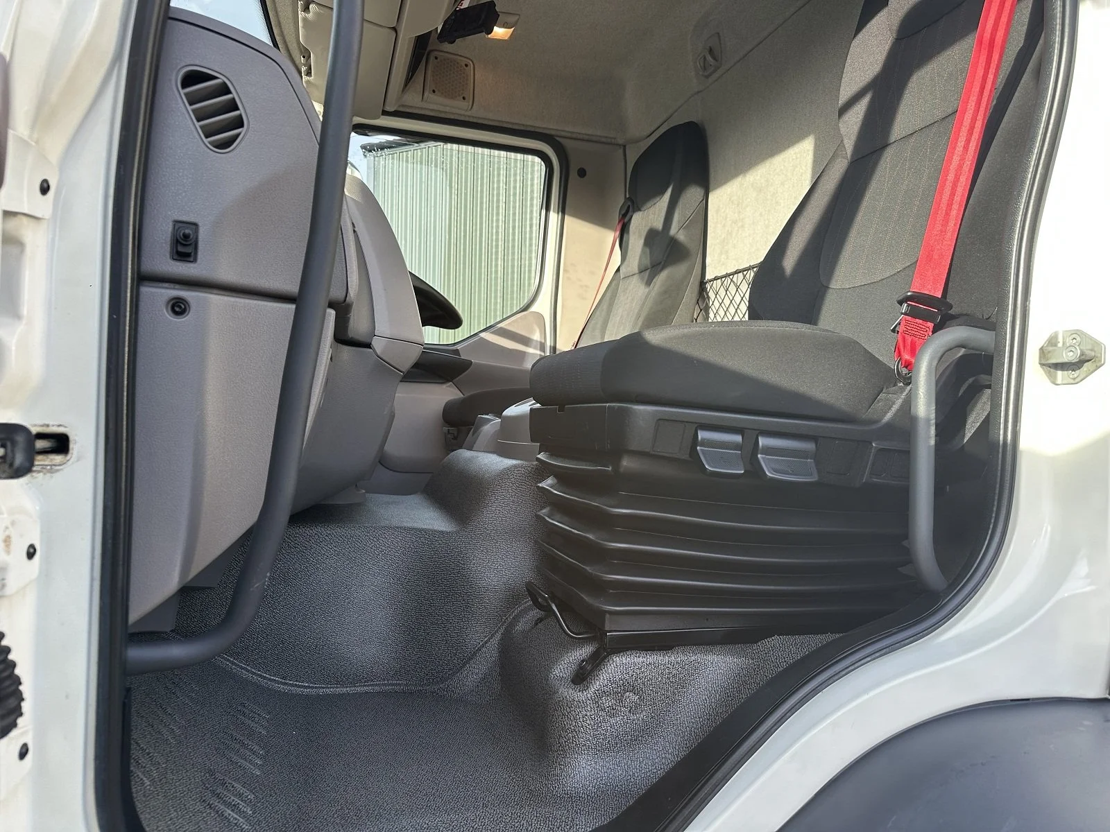 PLEASE SCROLL LEFT - RIGHT ON IMAGES