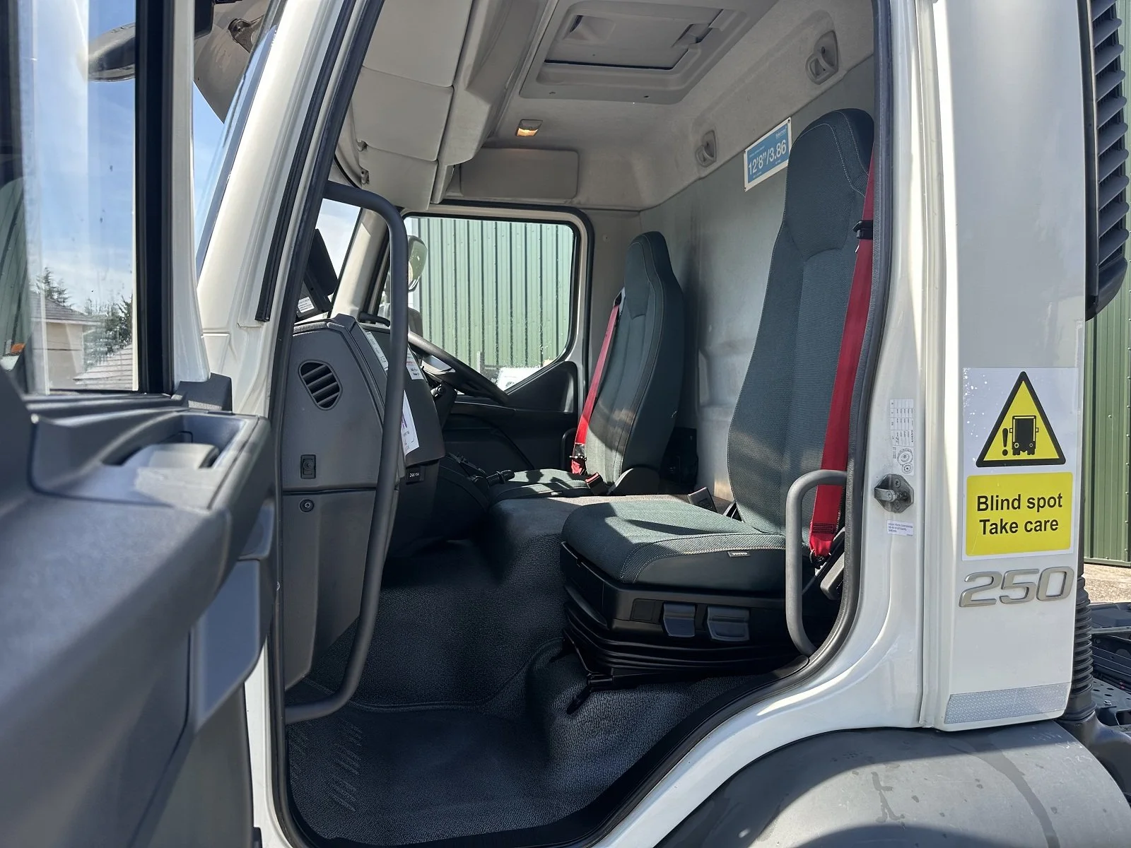 PLEASE SCROLL LEFT - RIGHT ON IMAGES