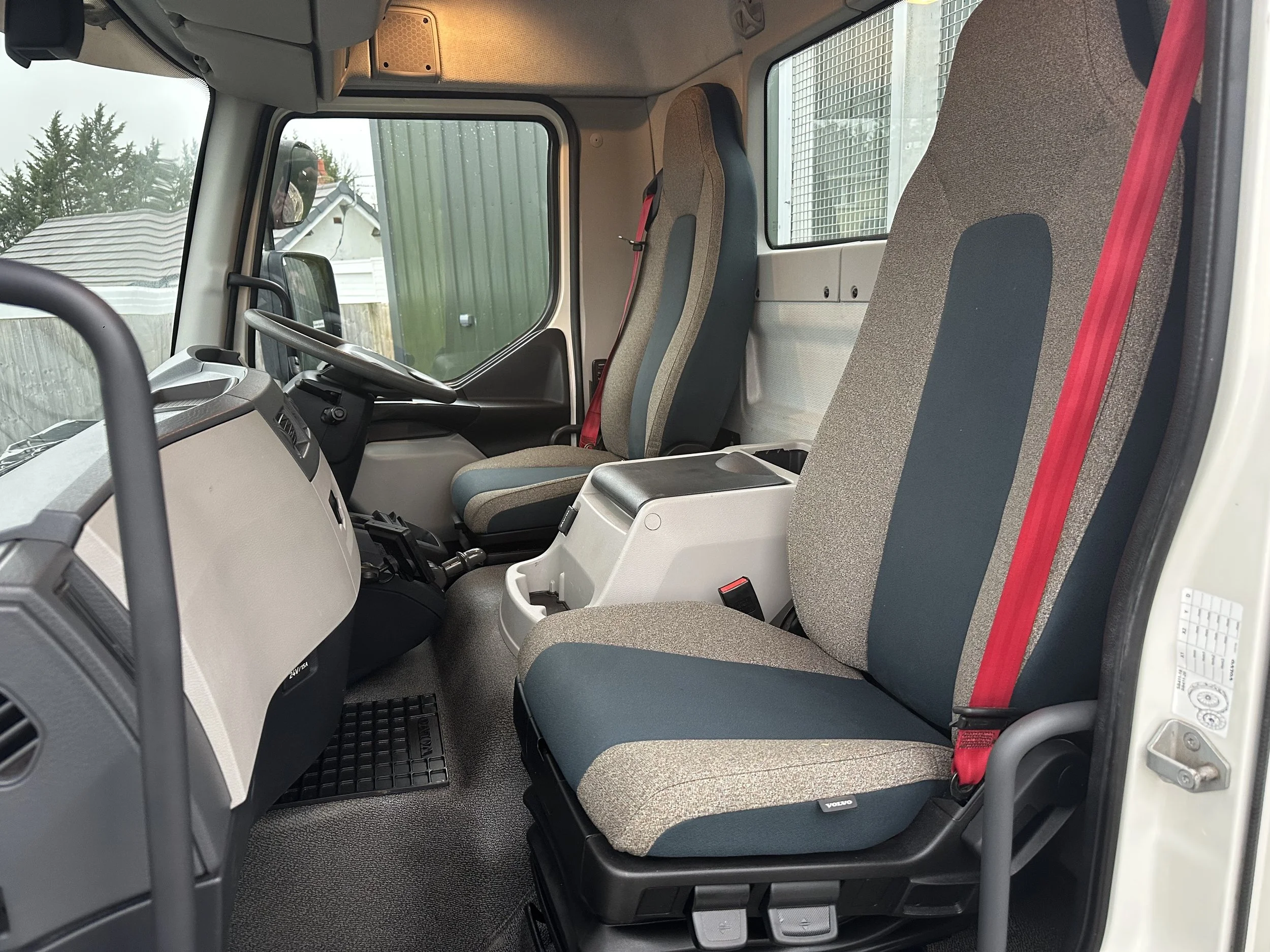 PLEASE SCROLL LEFT - RIGHT ON IMAGES