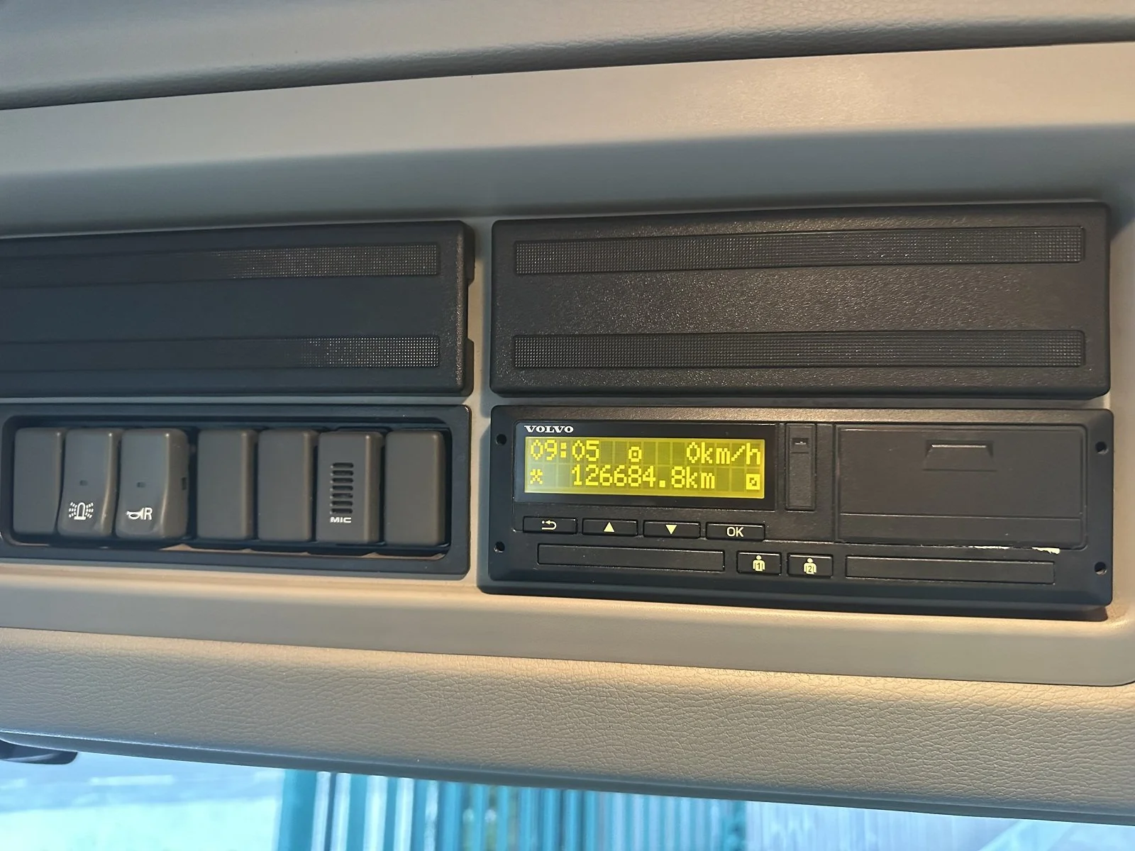 PLEASE SCROLL LEFT - RIGHT ON IMAGES