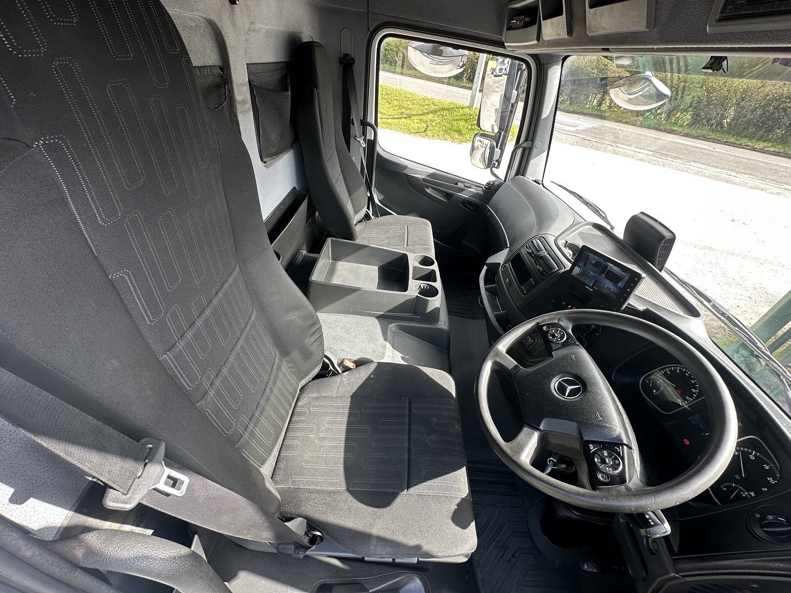 PLEASE SCROLL LEFT - RIGHT ON IMAGES