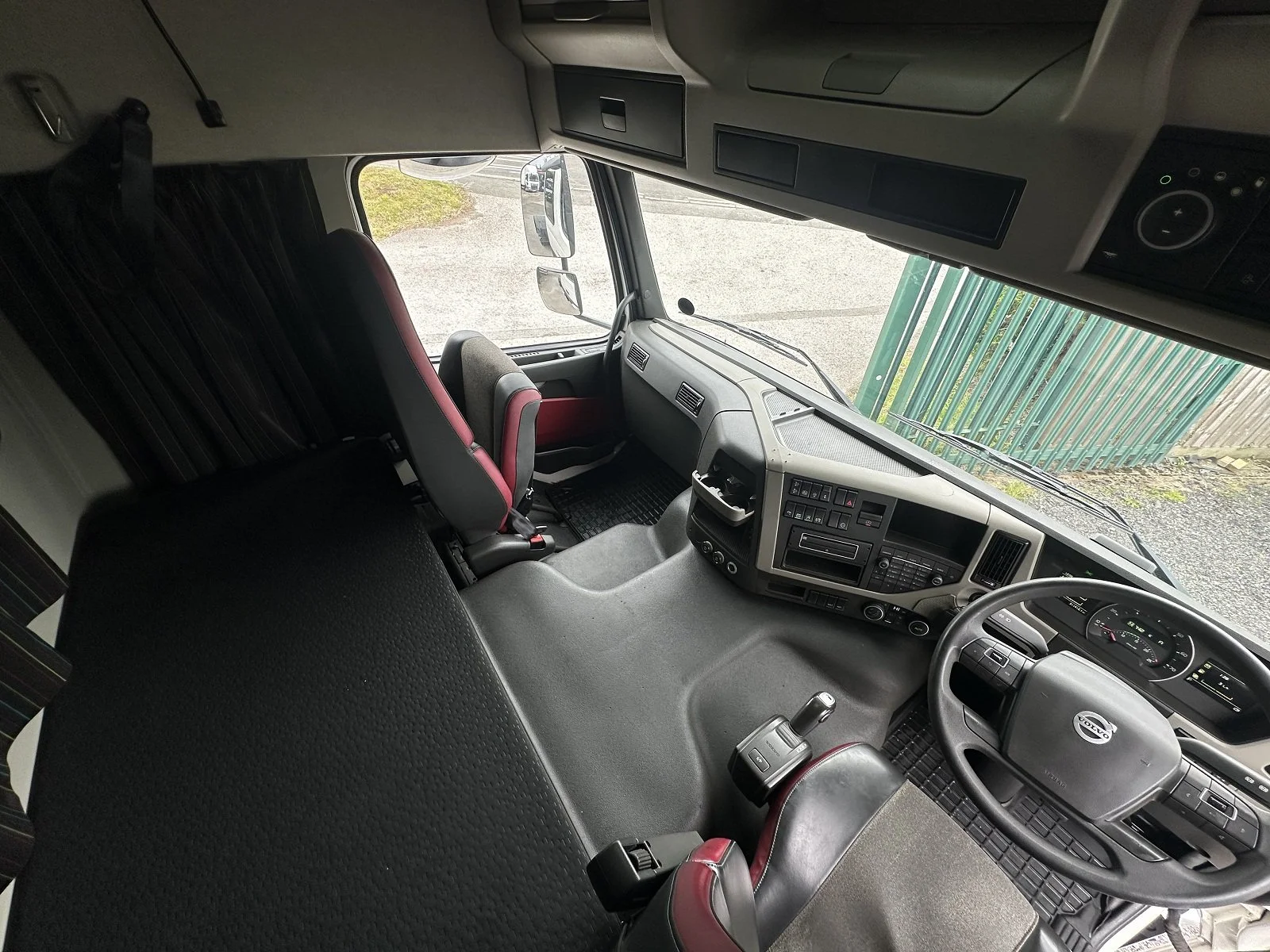 PLEASE SCROLL LEFT - RIGHT ON IMAGES