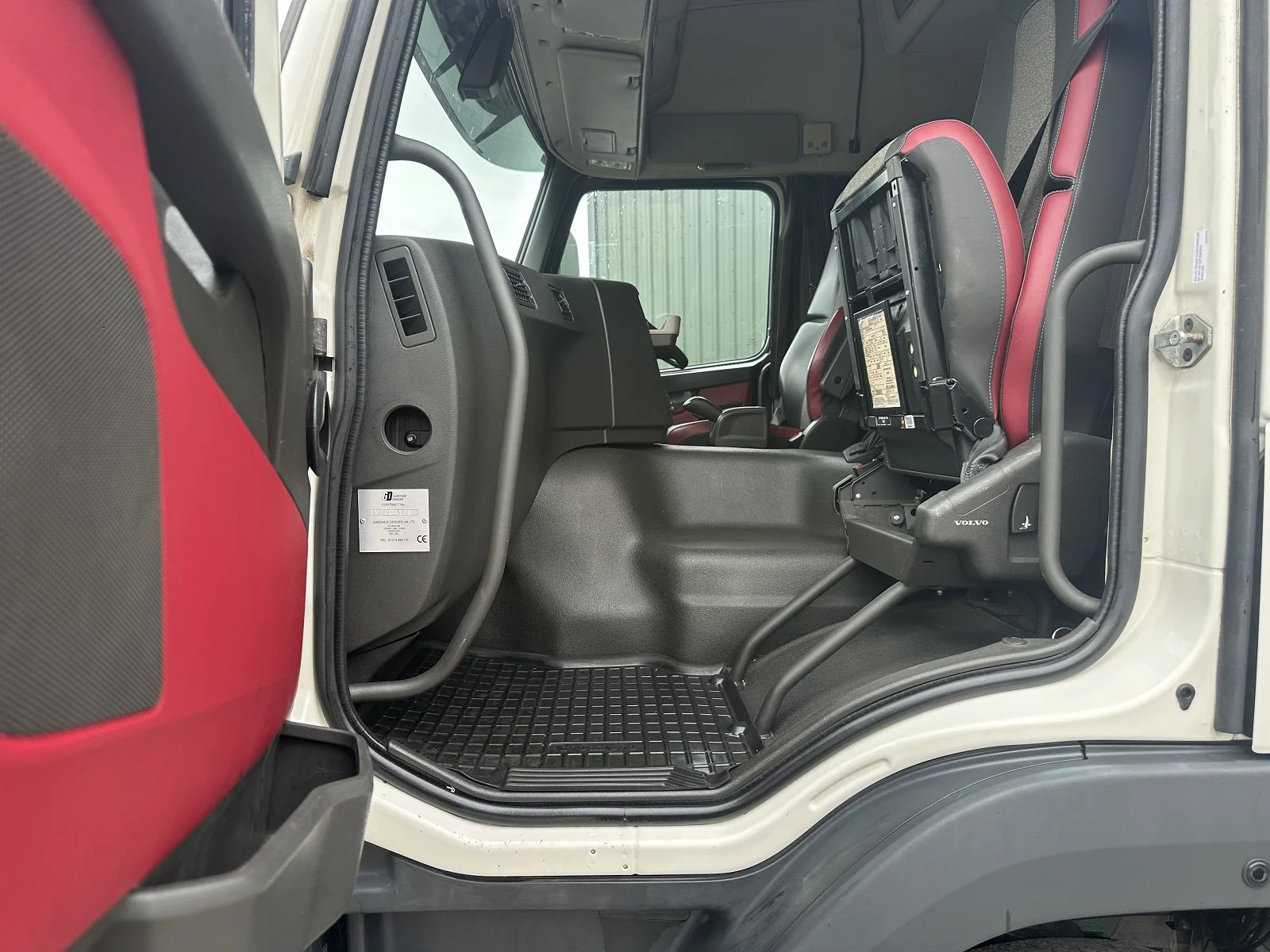 PLEASE SCROLL LEFT - RIGHT ON IMAGES