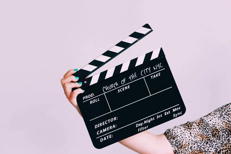 CASTING FIGURANTS AU MOINS 25-65 ANS POUR UN CLIP