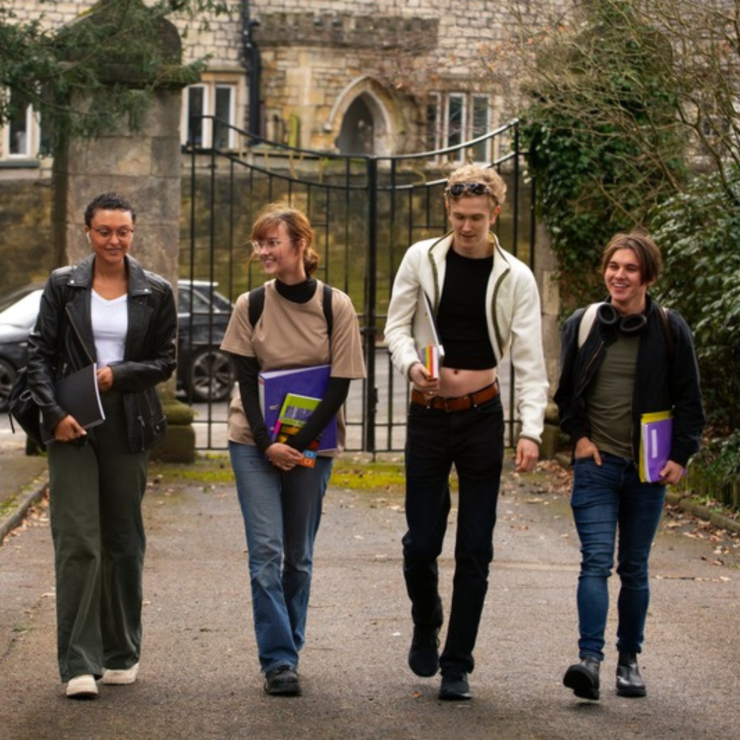 COURT-METRAGE ÉTUDIANT ENGAGE (HARCELEMENT)