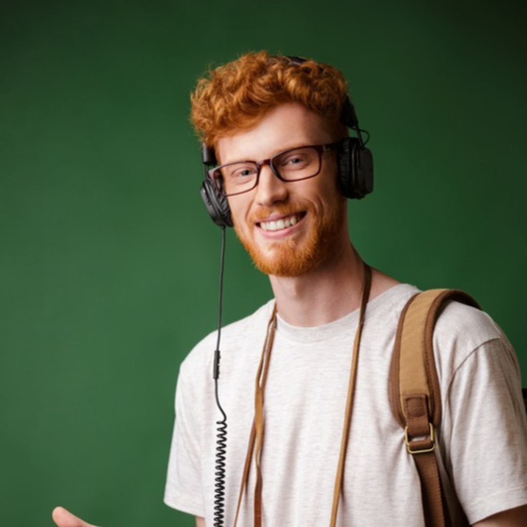 CASTING FICTION CORPORATE : ROLE DE HACKER "GEN Z" (BILINGUE ANGLAIS)