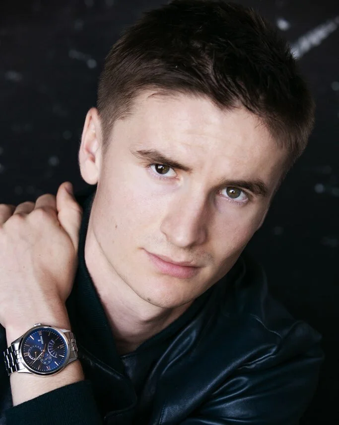 Star Agent - Louis.jpg