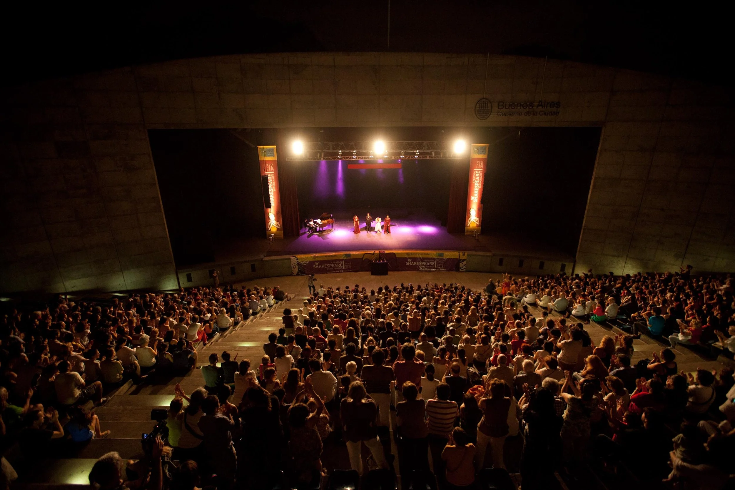 ROMEOYJULIETACELEBRACIONDELAMOROPERACierreDelFestivalShakespeareII-AnfiteatroParqueCentenario-190212-12.jpg