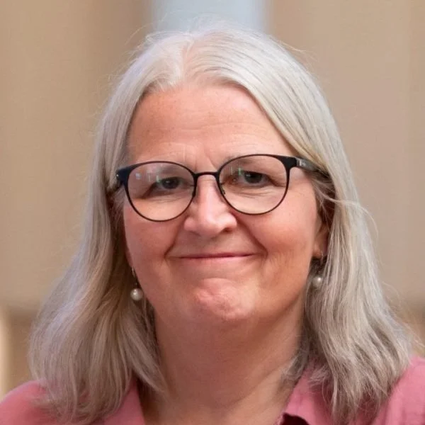 Elin-Eidsvik-367KB-600x800.jpg