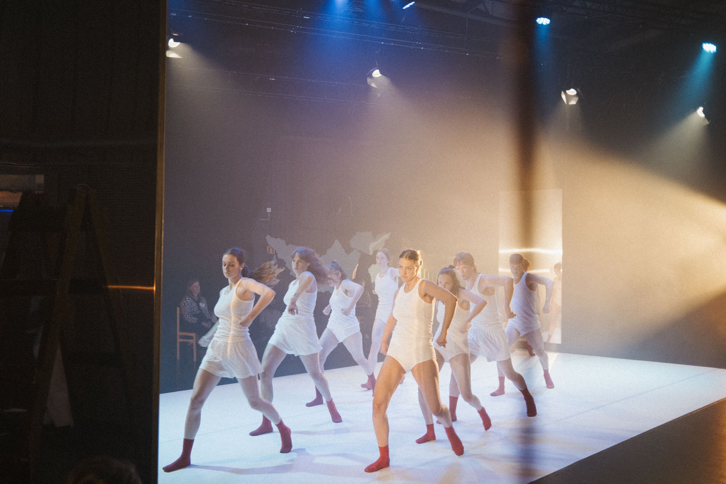 14_Low Air Forestilling.JPG