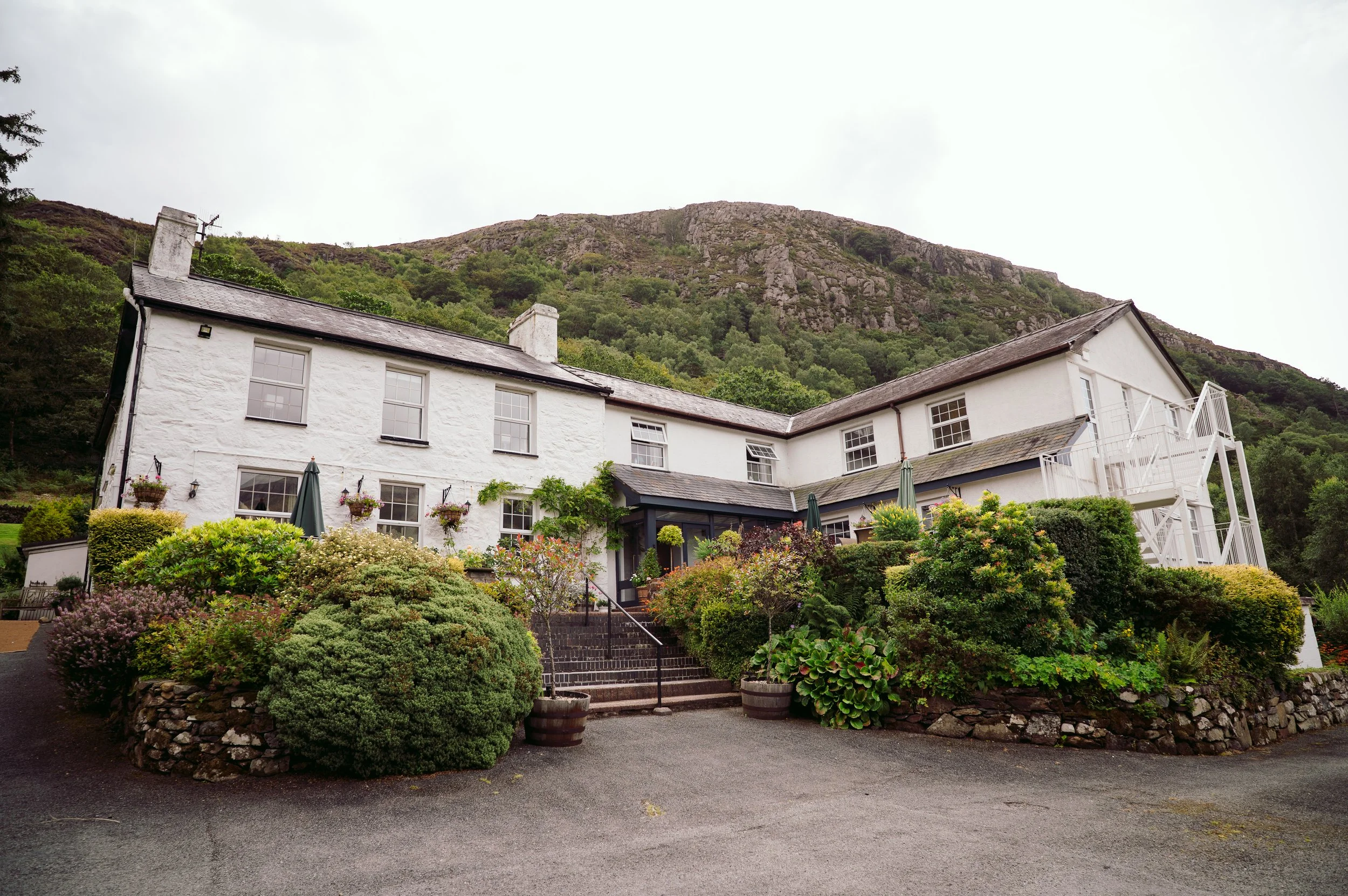 ty-afon-river-house-wedding-photographer