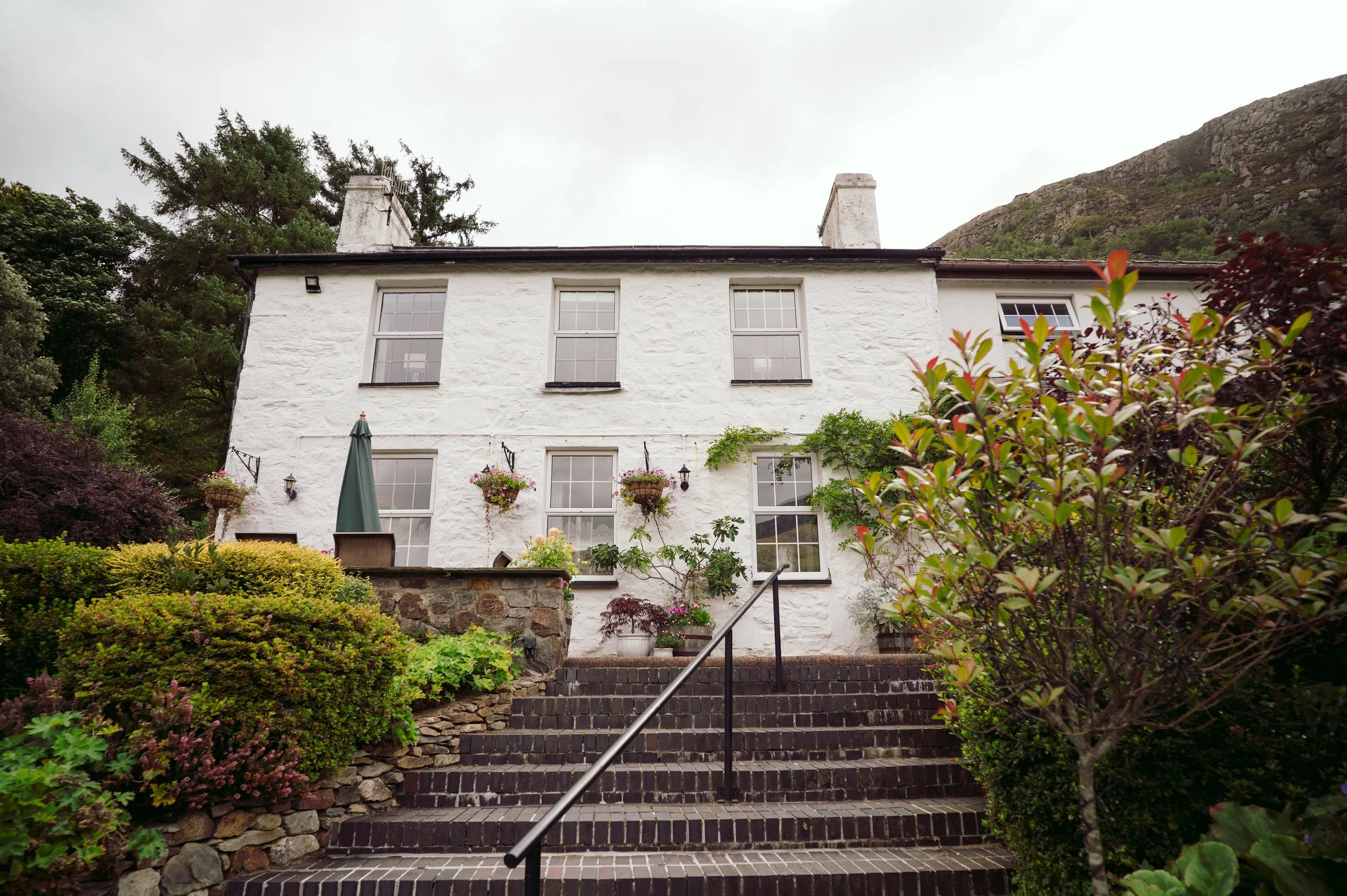 ty-afon-river-house-wedding-photographer