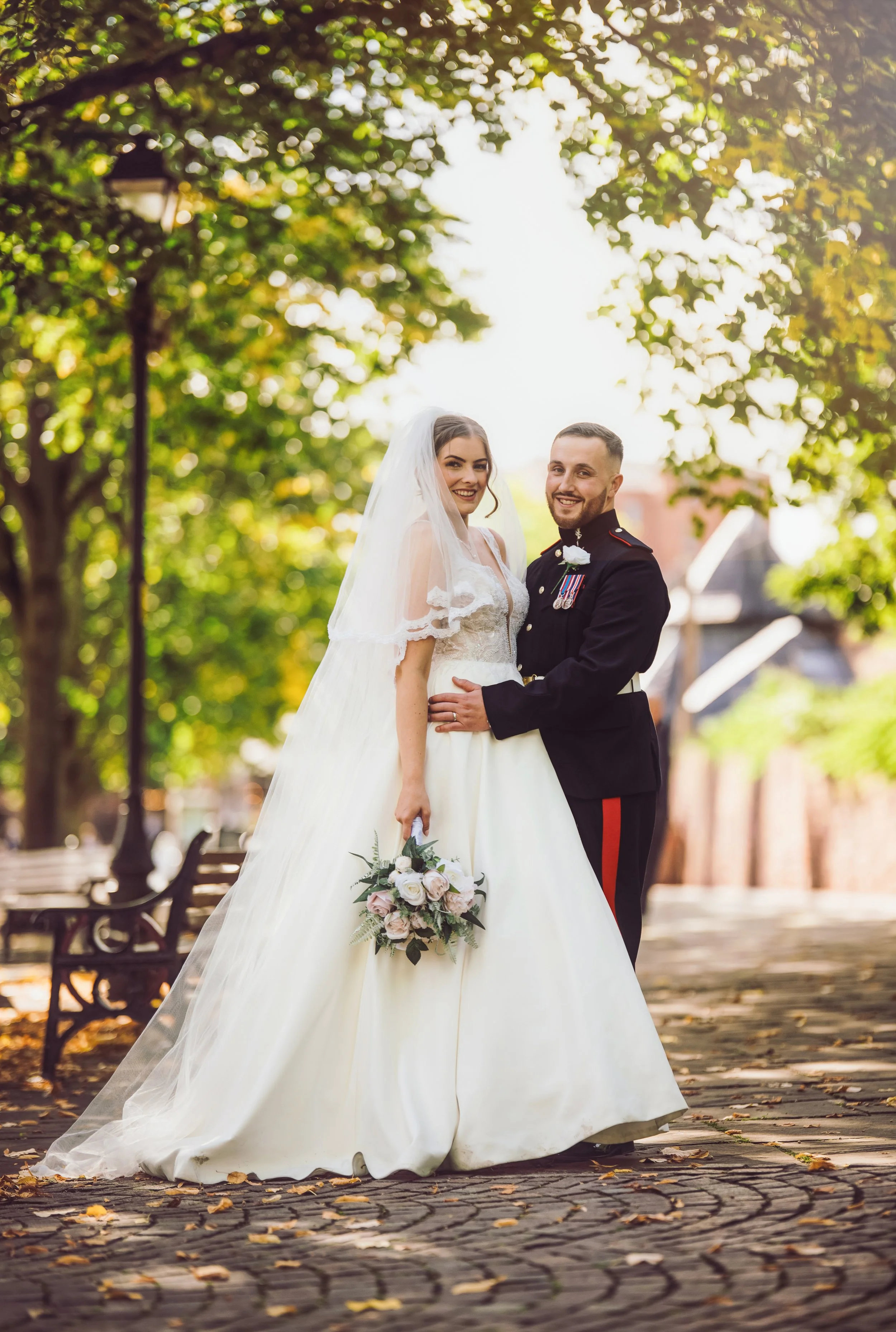 by-the-river-dee-natural-wedding-portrait-old-palace-chester