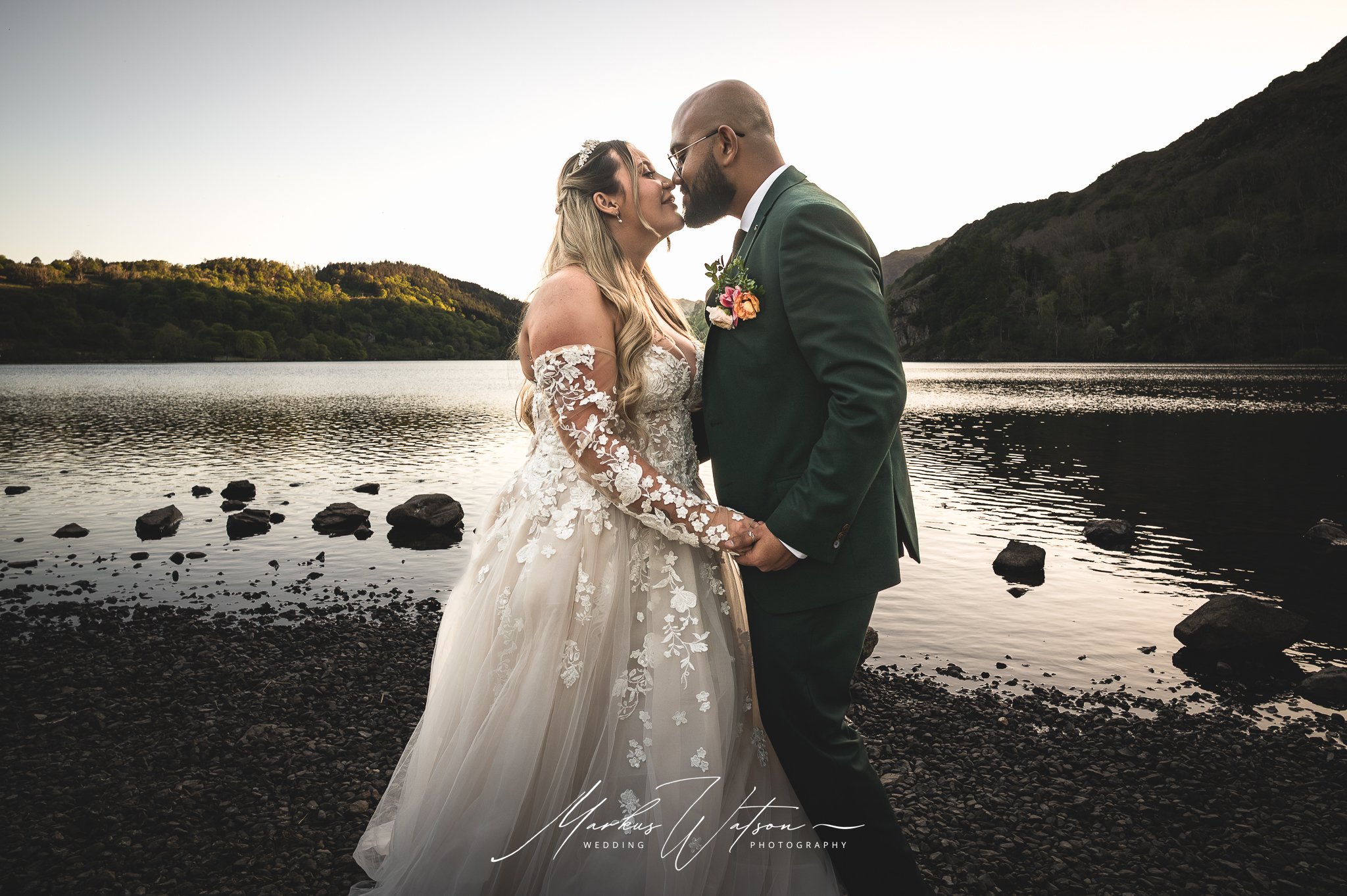 llyn gwynant barns wedding photographer kiss shot