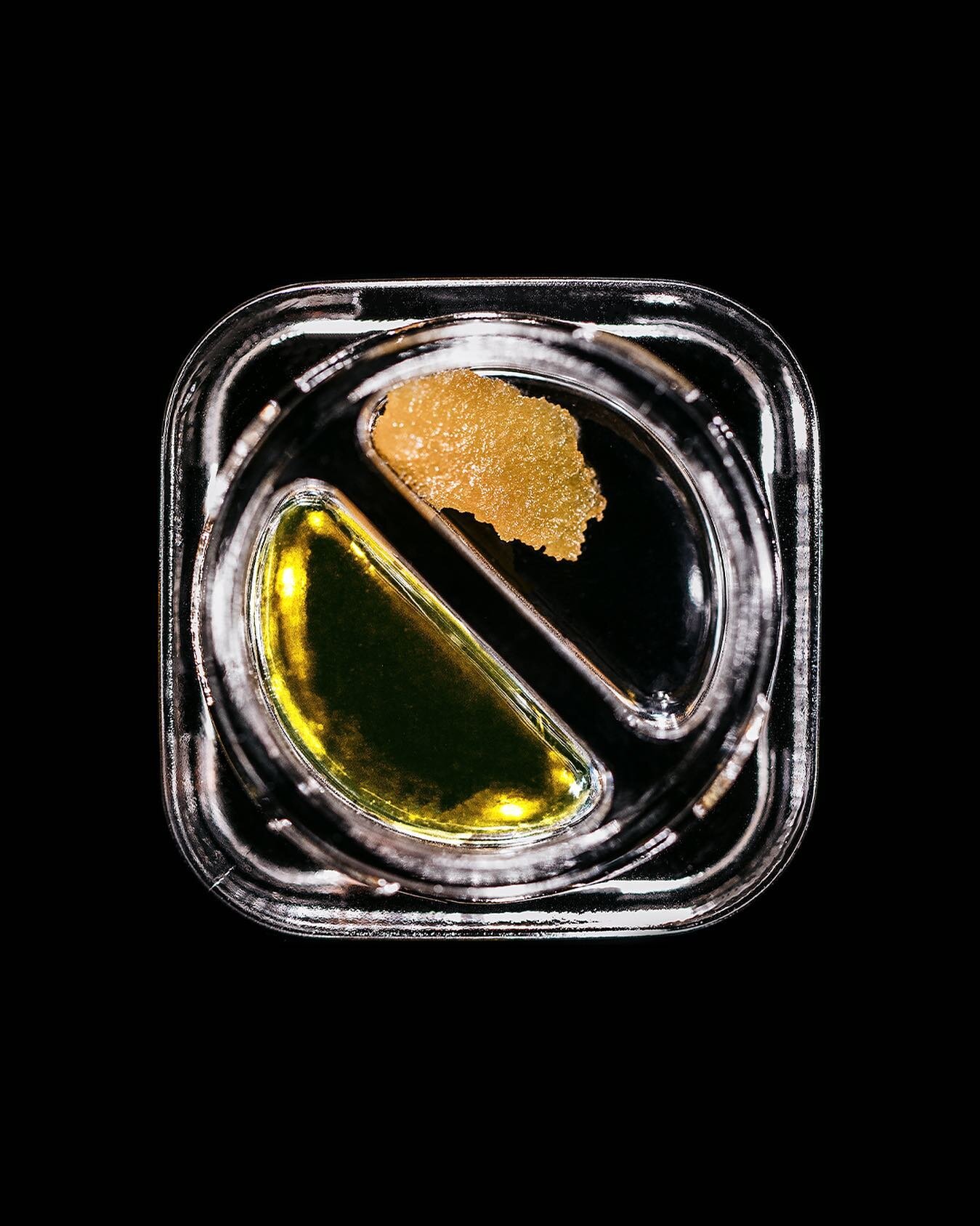 Check out our amazing Split Jar! 🌿🔬 

The cured resin extract is bursting with terpenes and boasts a smooth, flavorful experience. Meanwhile, the full spectrum extract offers a potent, full-bodied high that's sure to leave you feeling relaxed and e