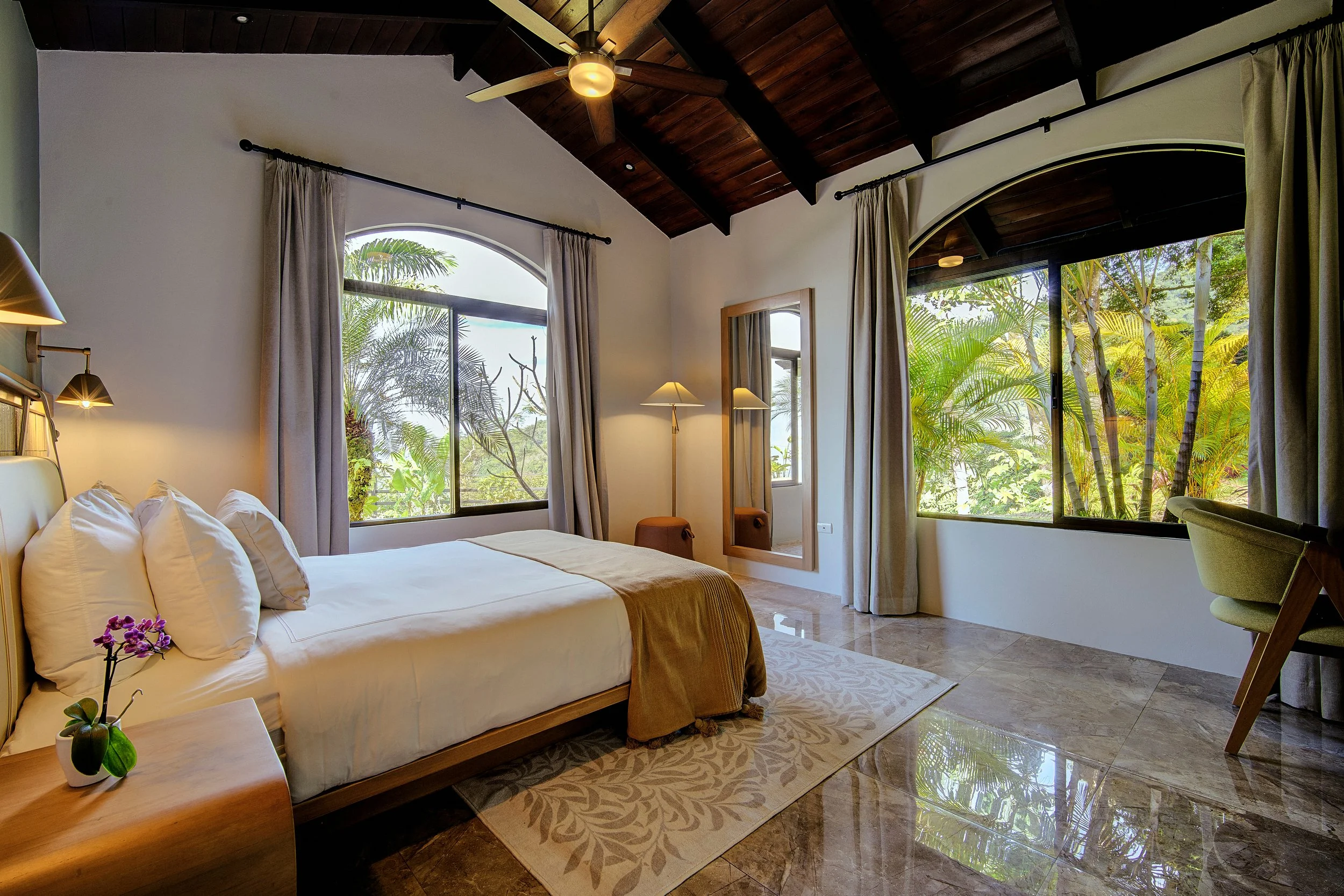 IMG_1083_4_5Interior 2.jpg