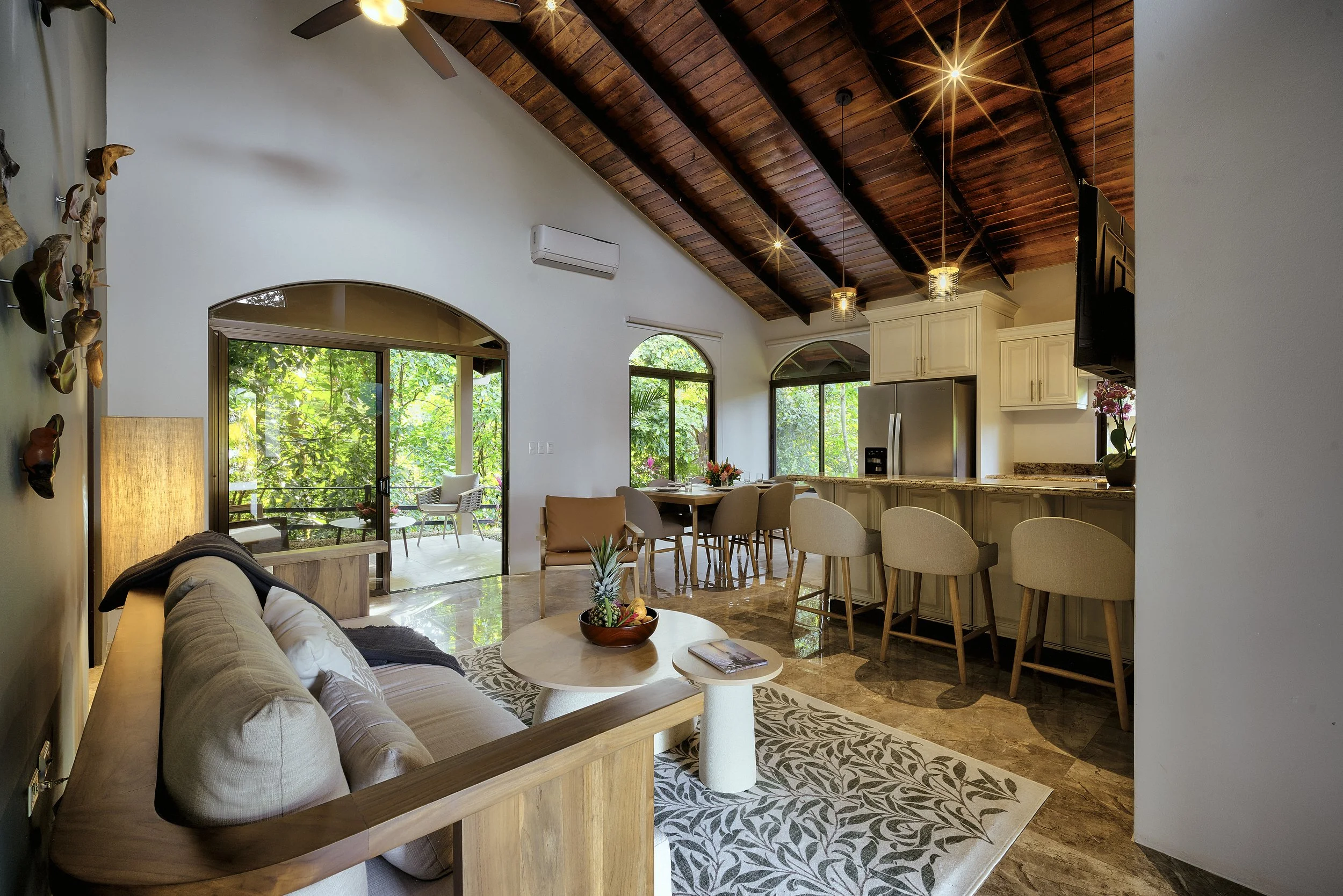 IMG_0990_1_2Interior 4.jpg