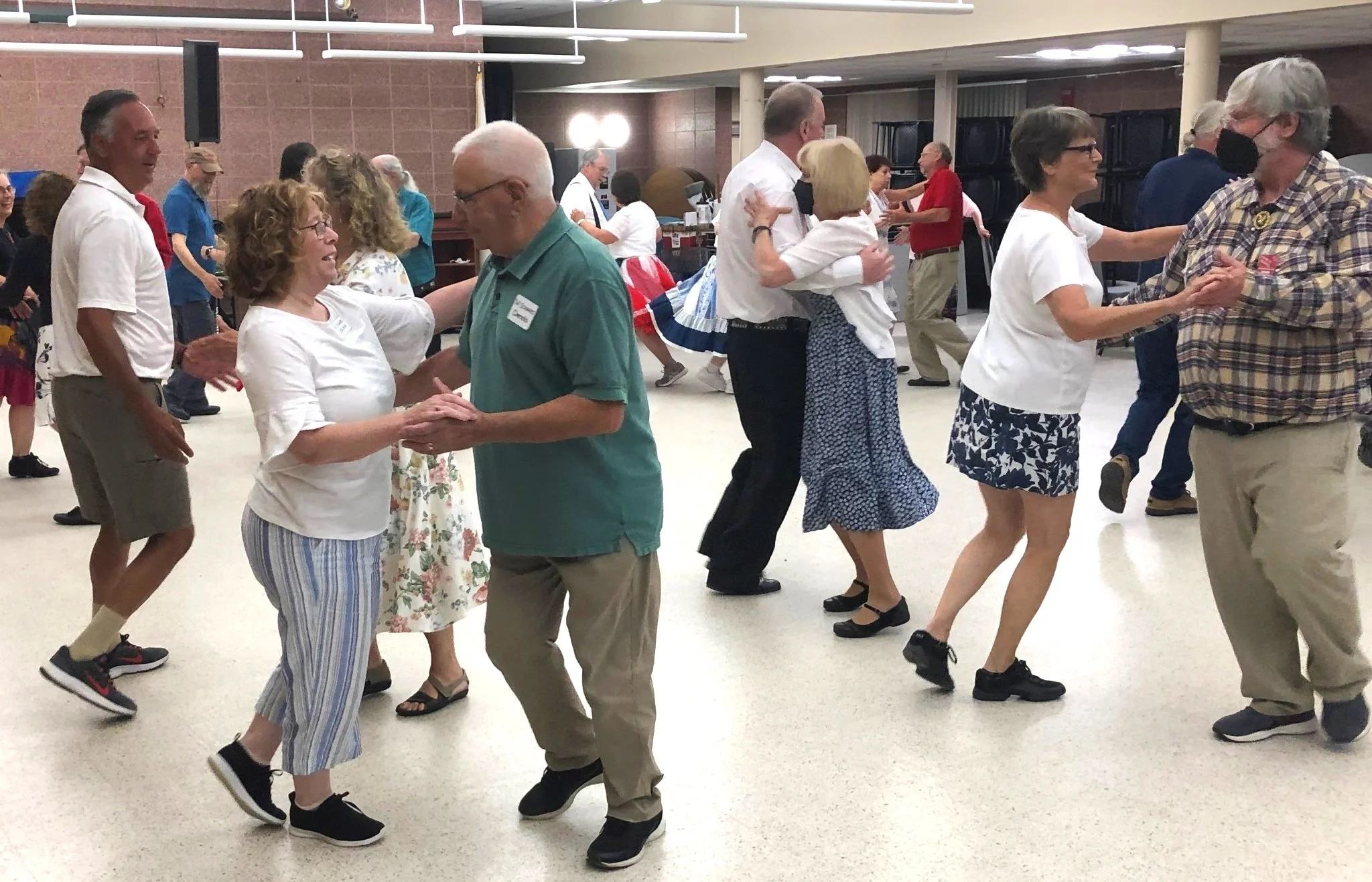 Fairs 'n Squares Square & Round Dance Club