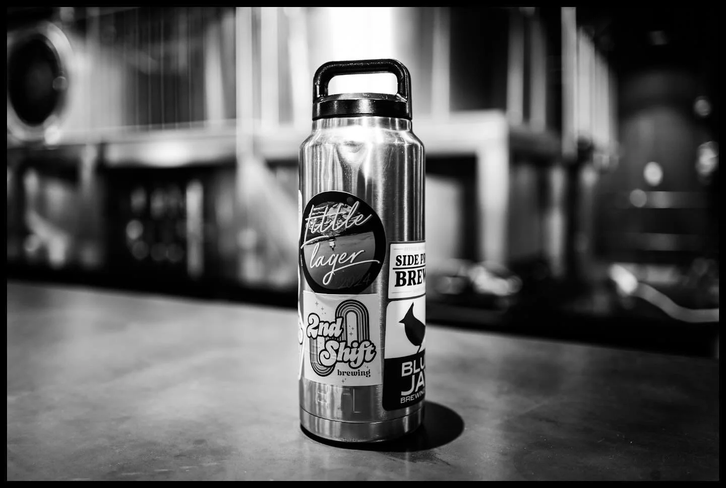 :: saint louis, missouri 2025

&bull; #drinkbeerfromhere
&zwnj;
📷 :: leica q2 monochrom
&zwnj;
#littlelager #drinklocalbeer #neighborhoodbar #southcity #STLbeer #southsaintlouis #cityproper #southside #southcitystl #saintlouis #cityscape #urbanphoto