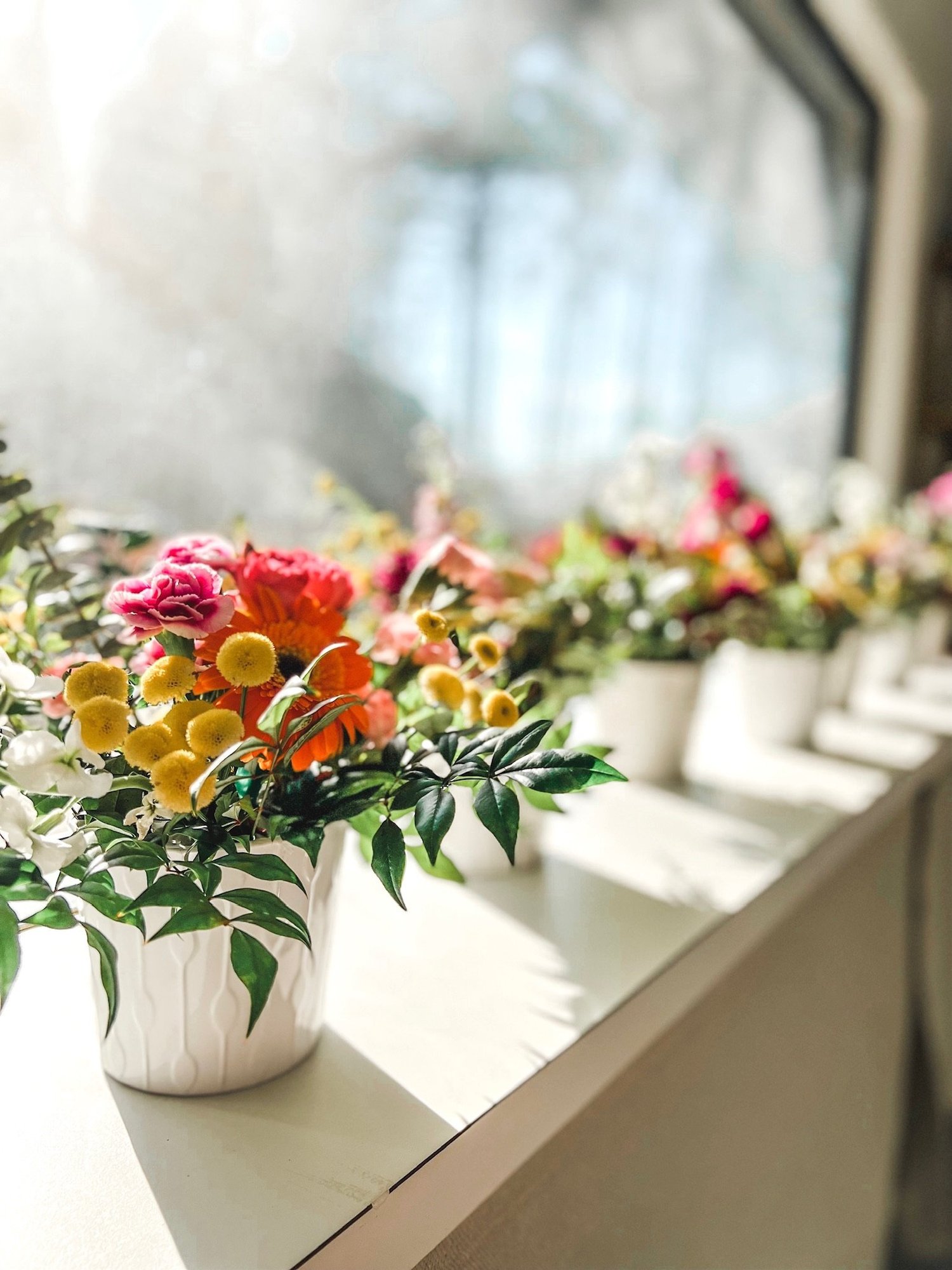 how to arrange flowers like a pro floral tips by click + love — CLICK