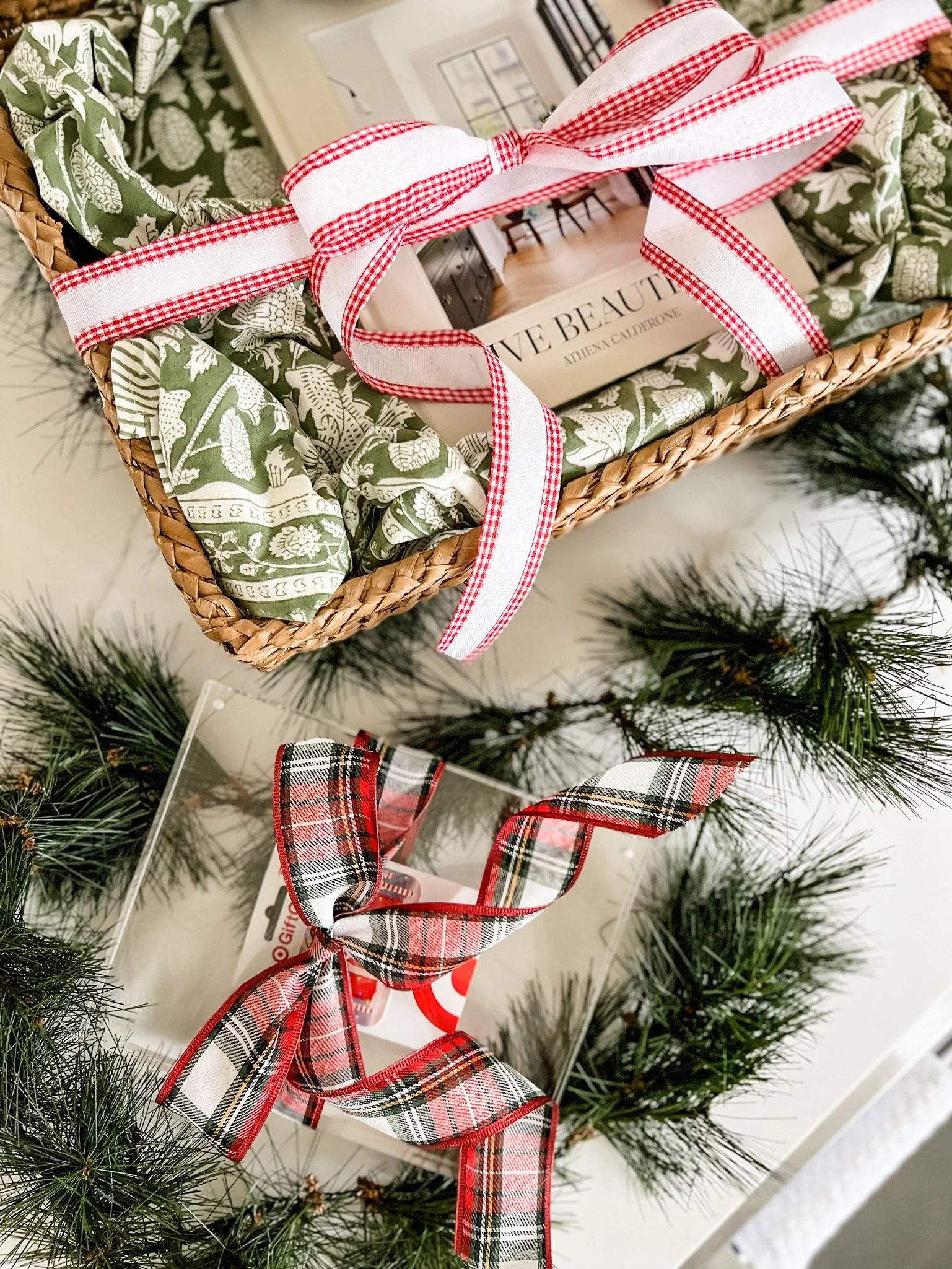 Looking for a fun way to wrap a gift card? Here is a creative way to ...