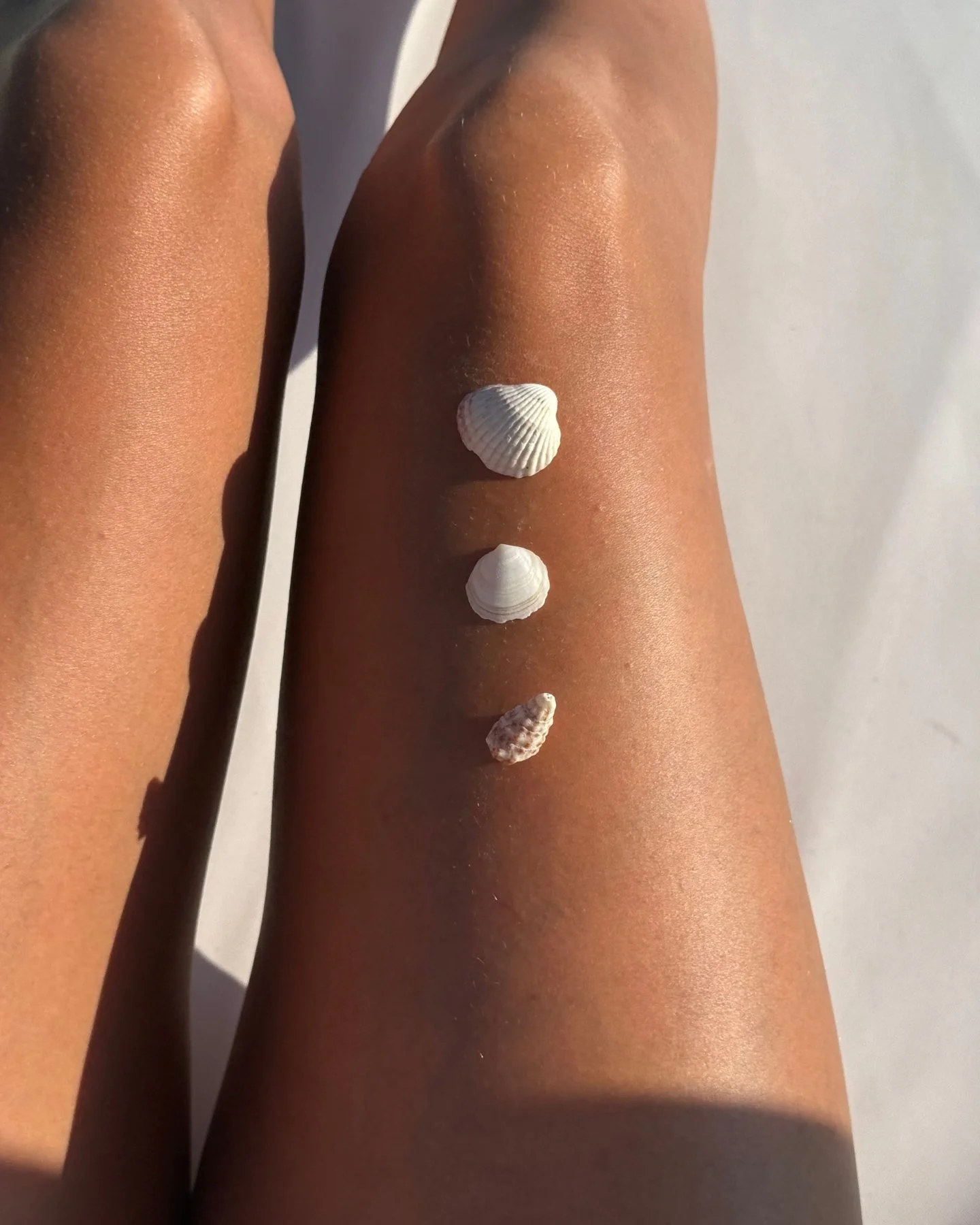 Jambes lourdes et gonflées : drainage lymphatique ou pressothérapie, que choisir ?