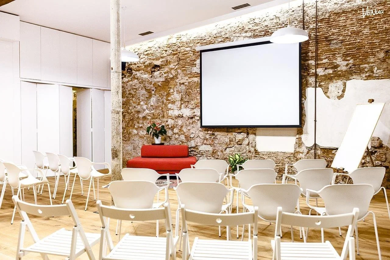 Cityzen Barcelona, espacio elegante y sereno en el centro histórico para eventos profesionales.