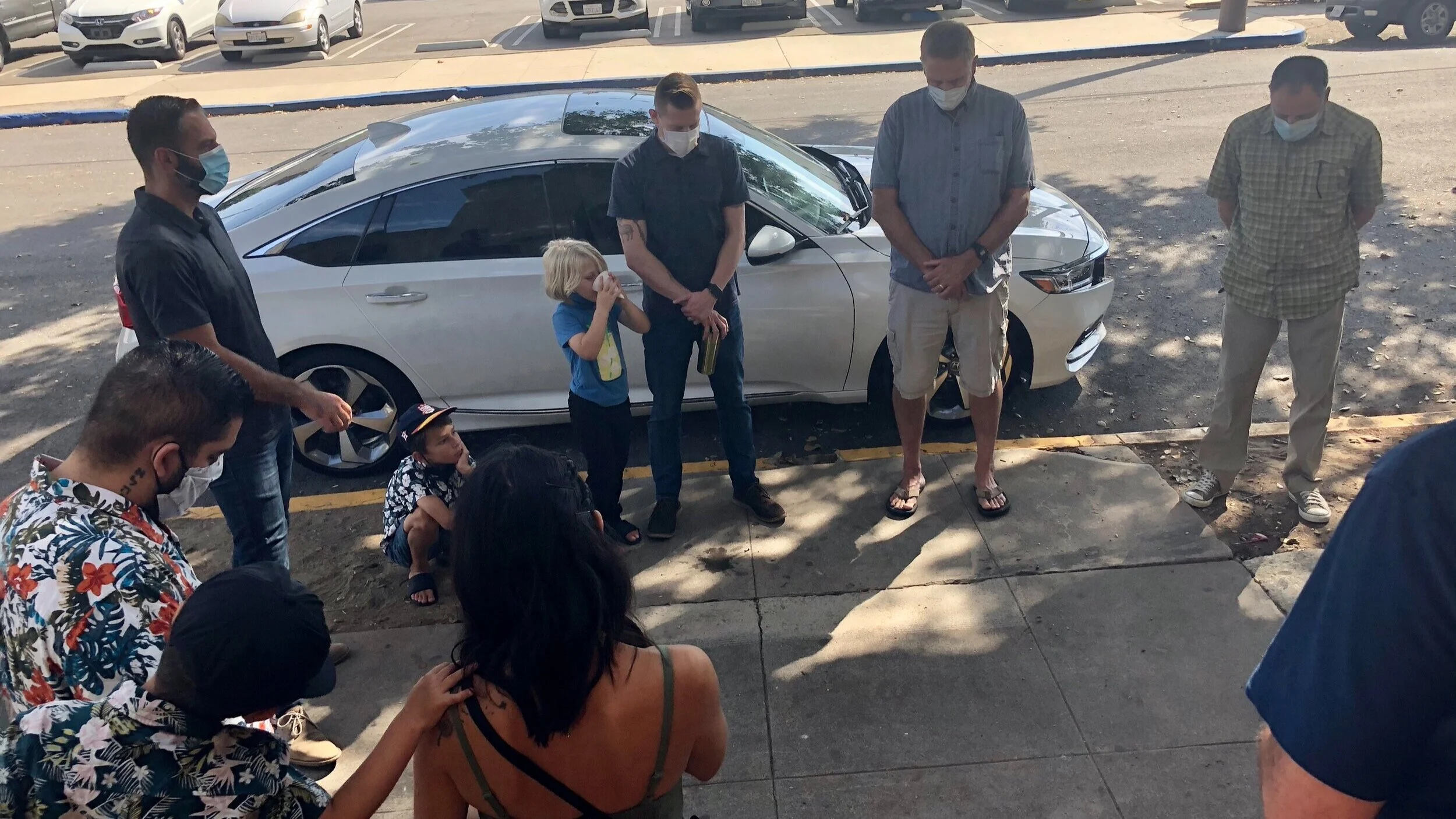 How to Pray for Your Bothers &amp; Sisters this Week 