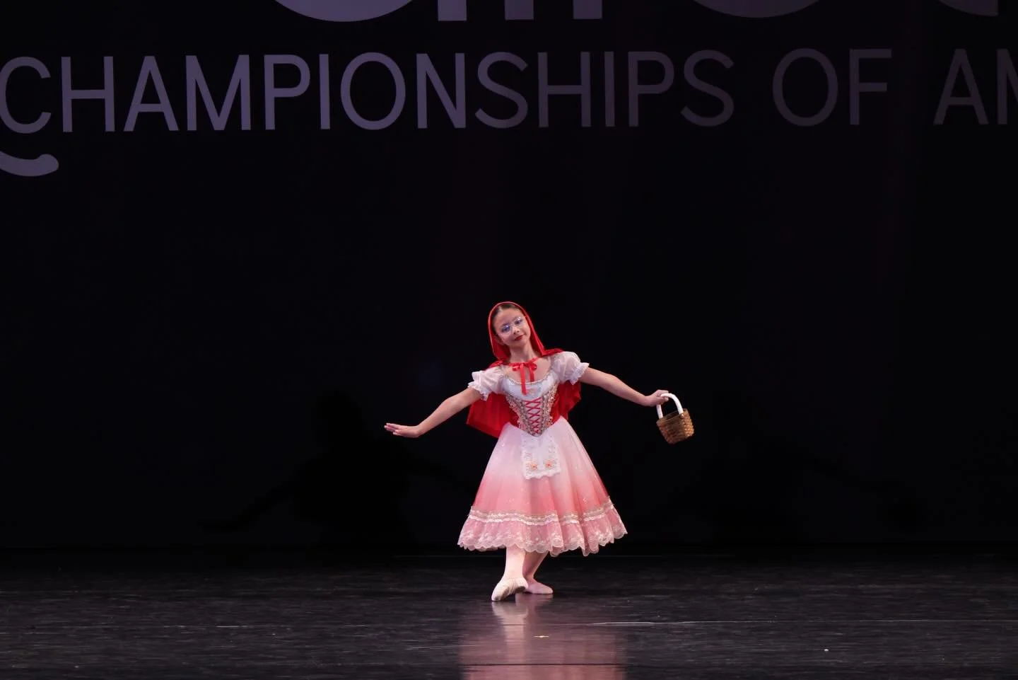 @ballet_championships_america Lovely onstage moments with our petites 🩰🙌🏻💕